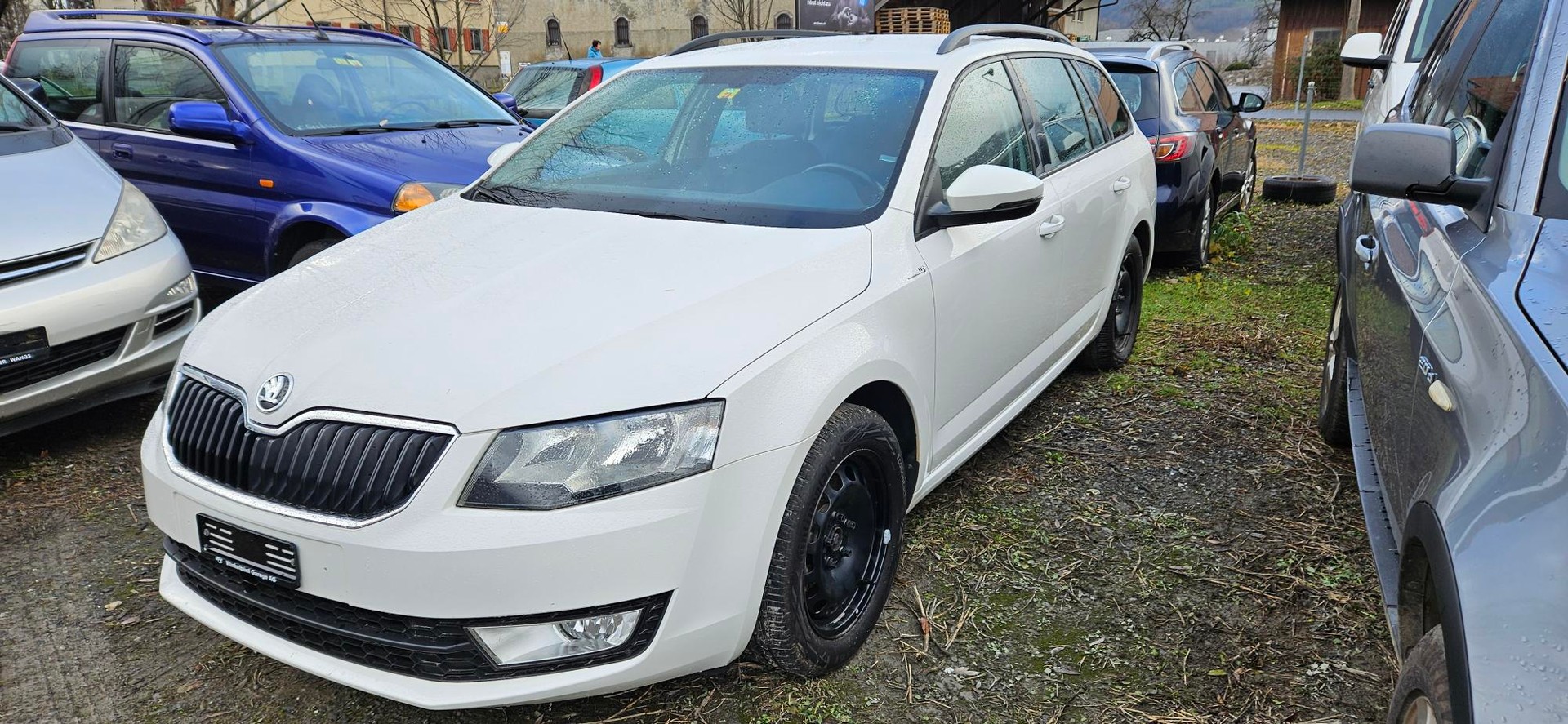 SKODA Octavia Combi 1.6 TDI Swiss Edition 4x4-image-0