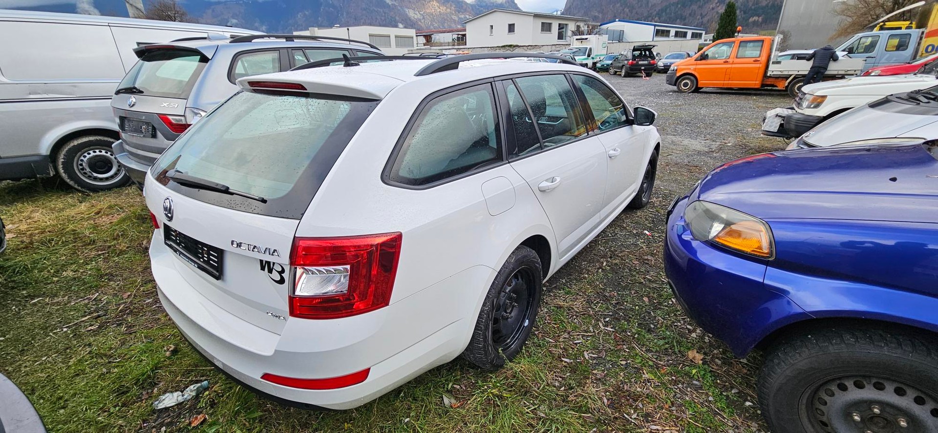 SKODA Octavia Combi 1.6 TDI Swiss Edition 4x4-image-2