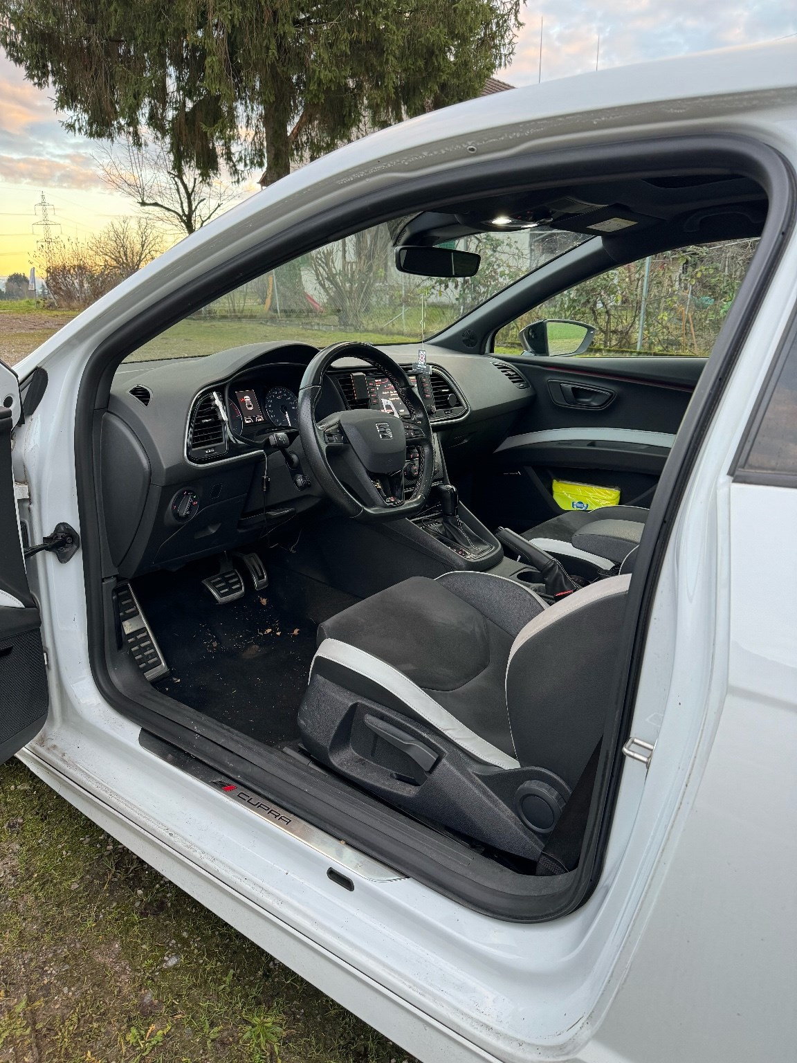 SEAT Leon SC 2.0 TSI Cupra 290 DSG-image-5