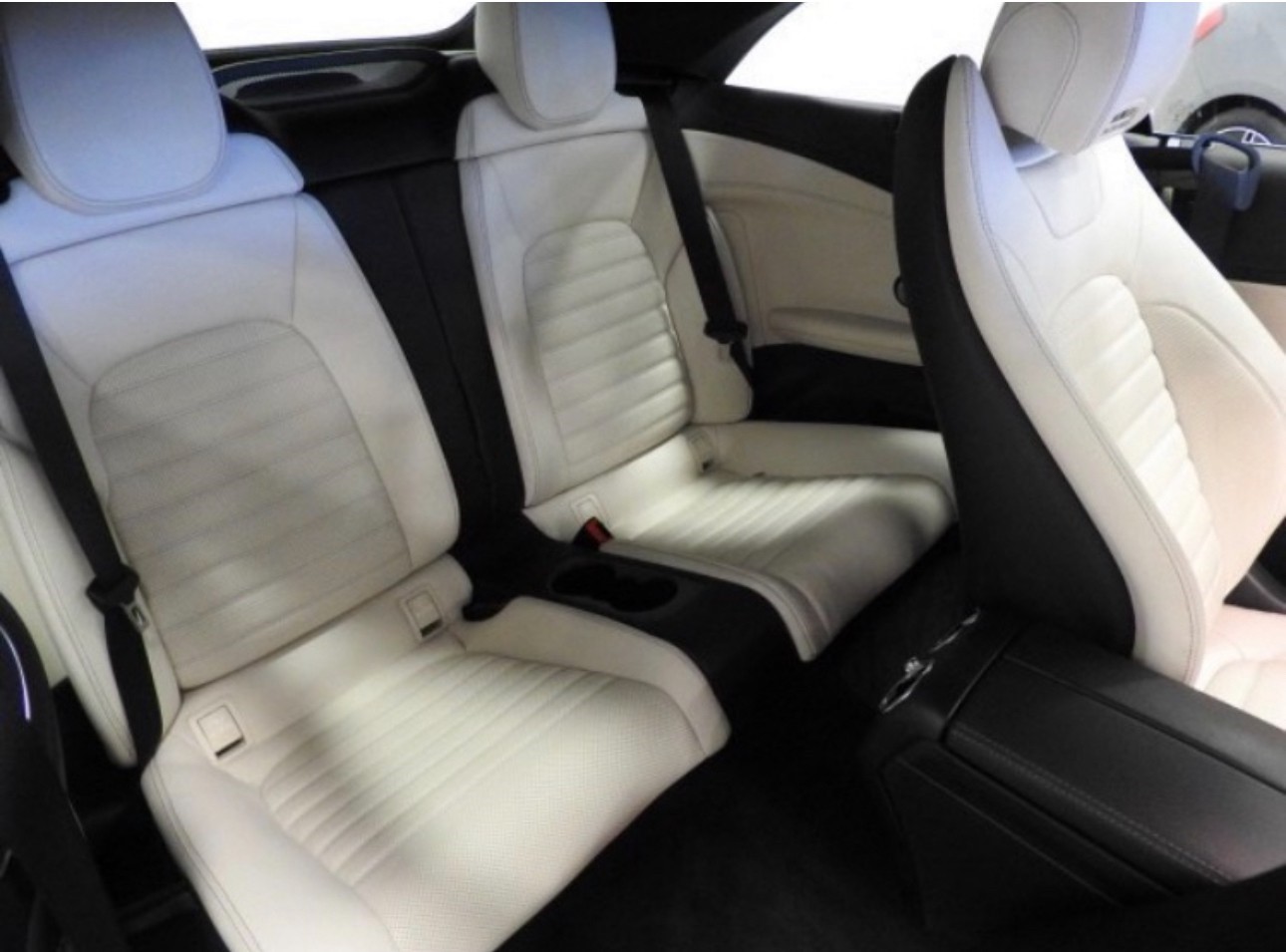 MERCEDES-BENZ C 43 Cabriolet AMG 4Matic 9G-Tronic-image-3