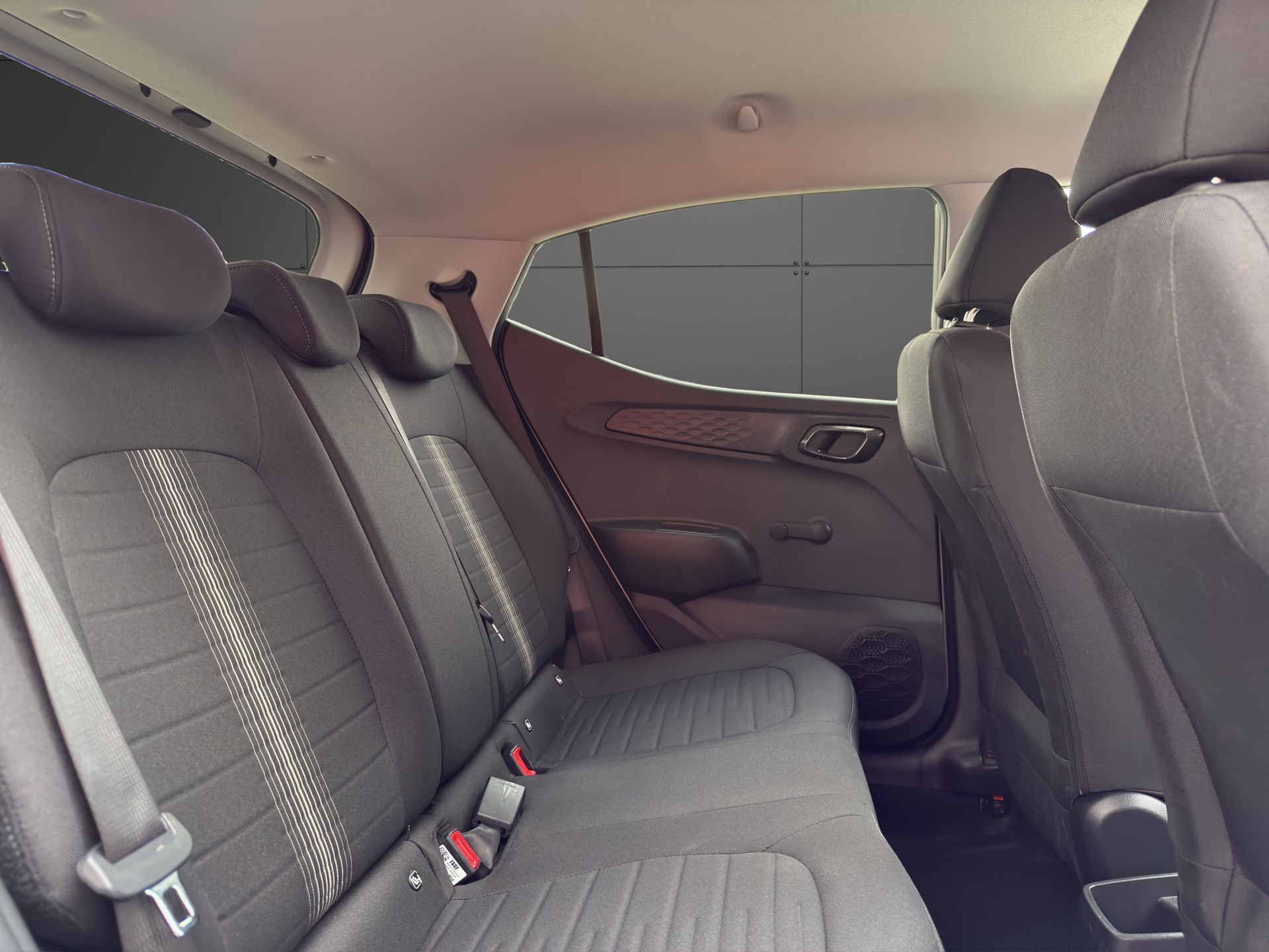 HYUNDAI i10 1.2 Amplia-image-9