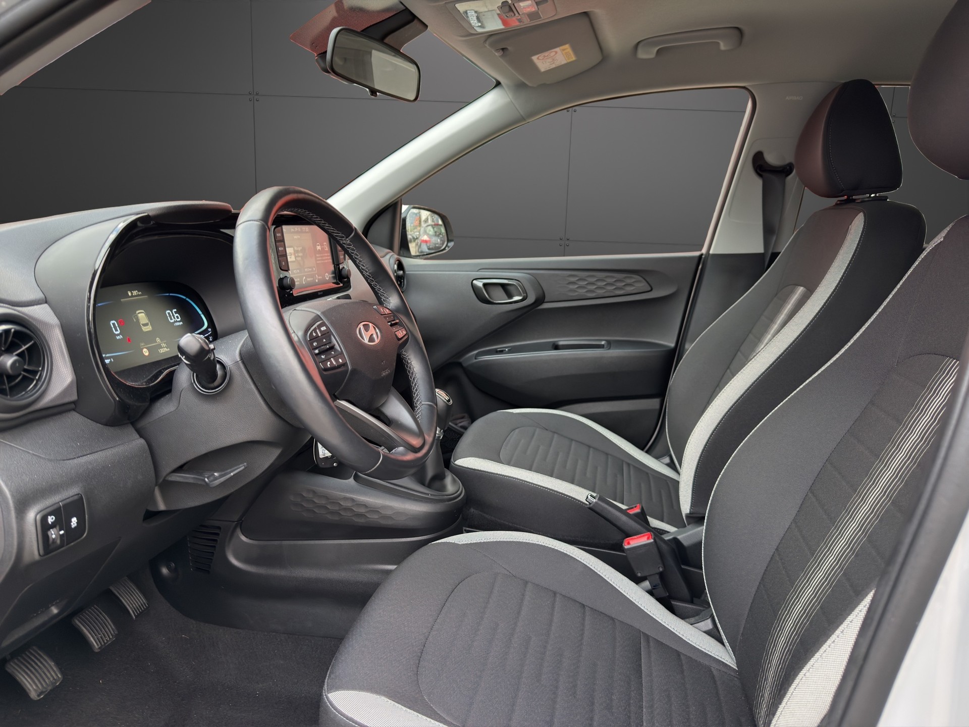 HYUNDAI i10 1.2 Amplia-image-12