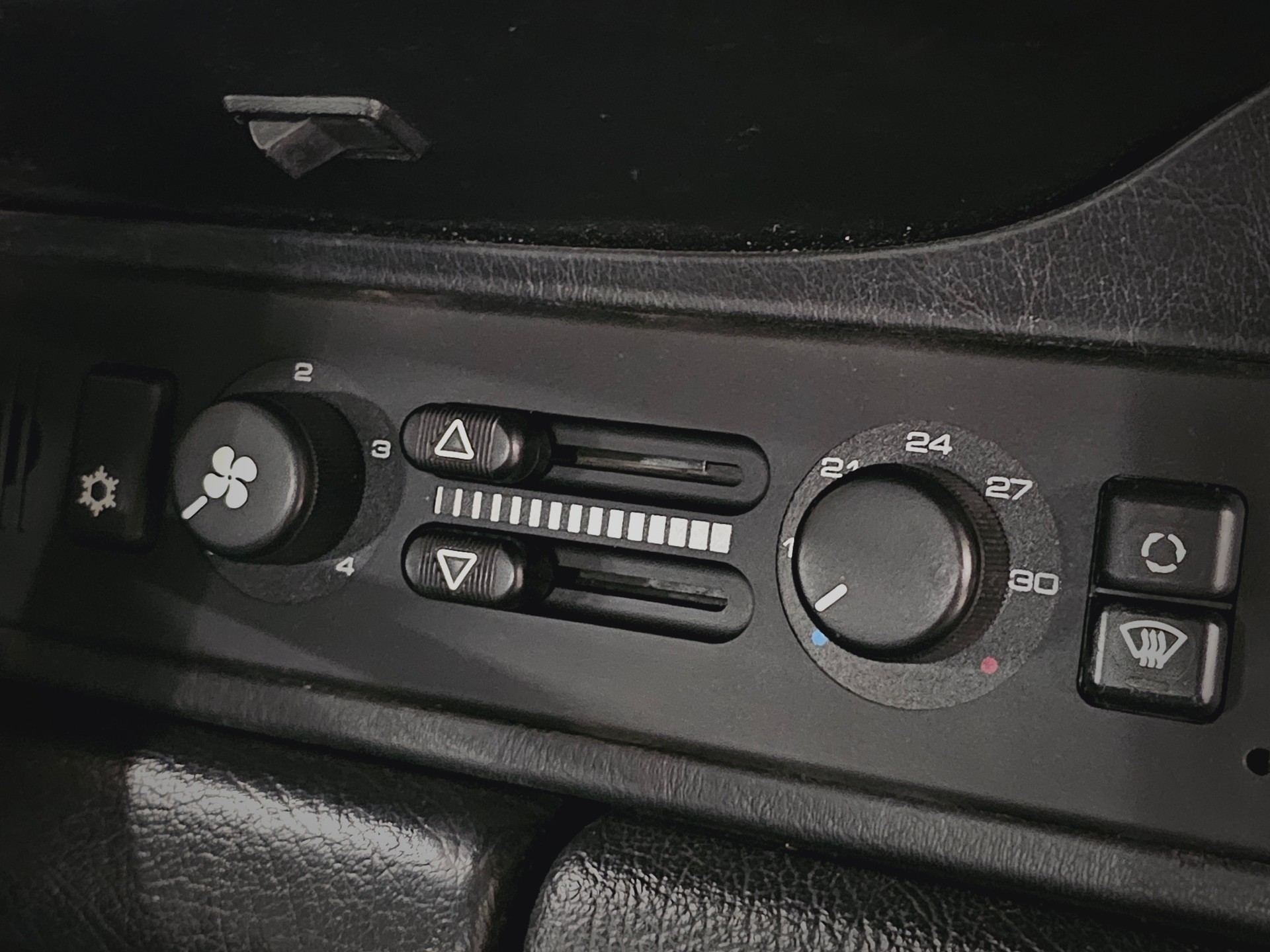 PORSCHE 911 Carrera 2-image-12