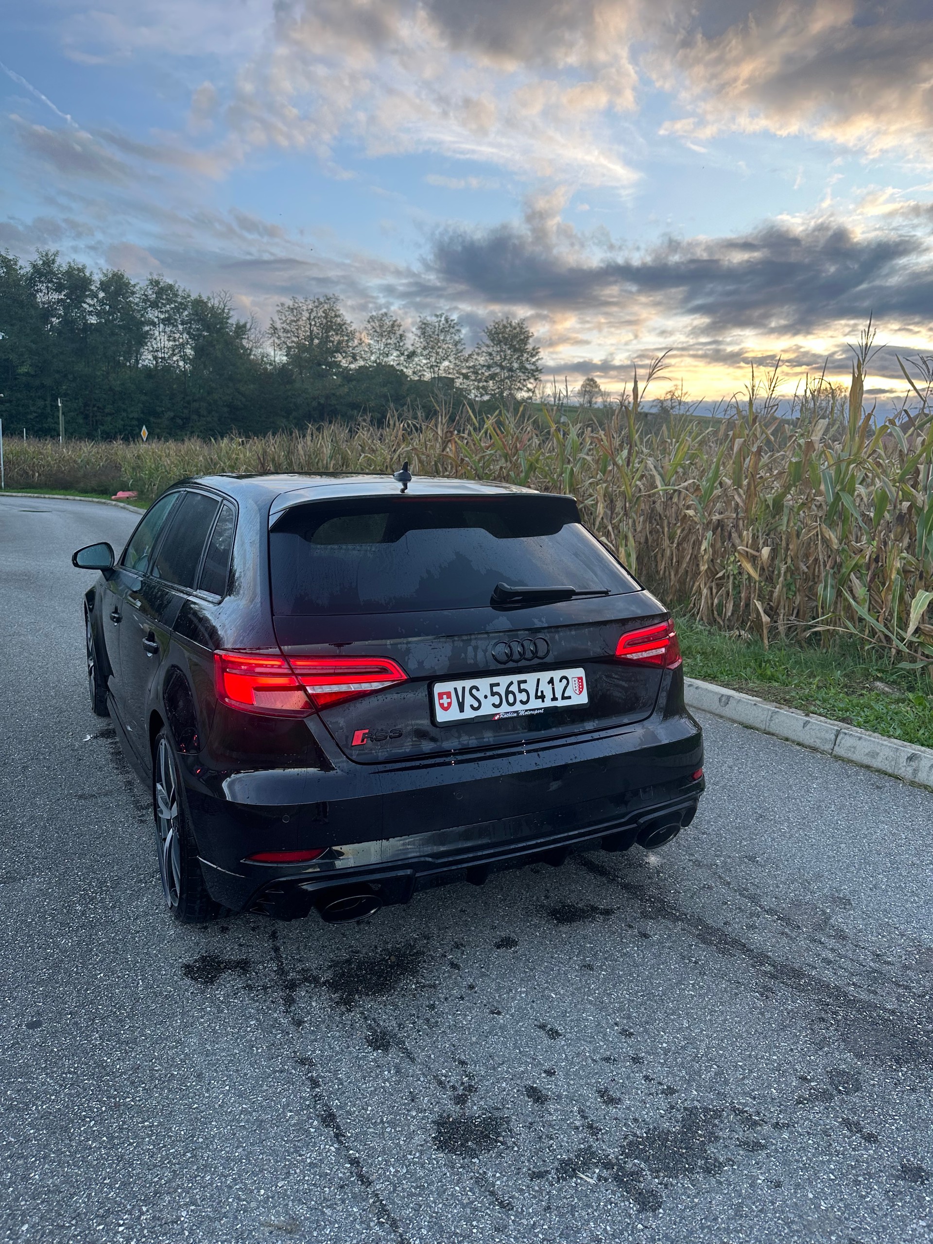 AUDI RS3 Sportback 2.5 TSI quattro-image-2