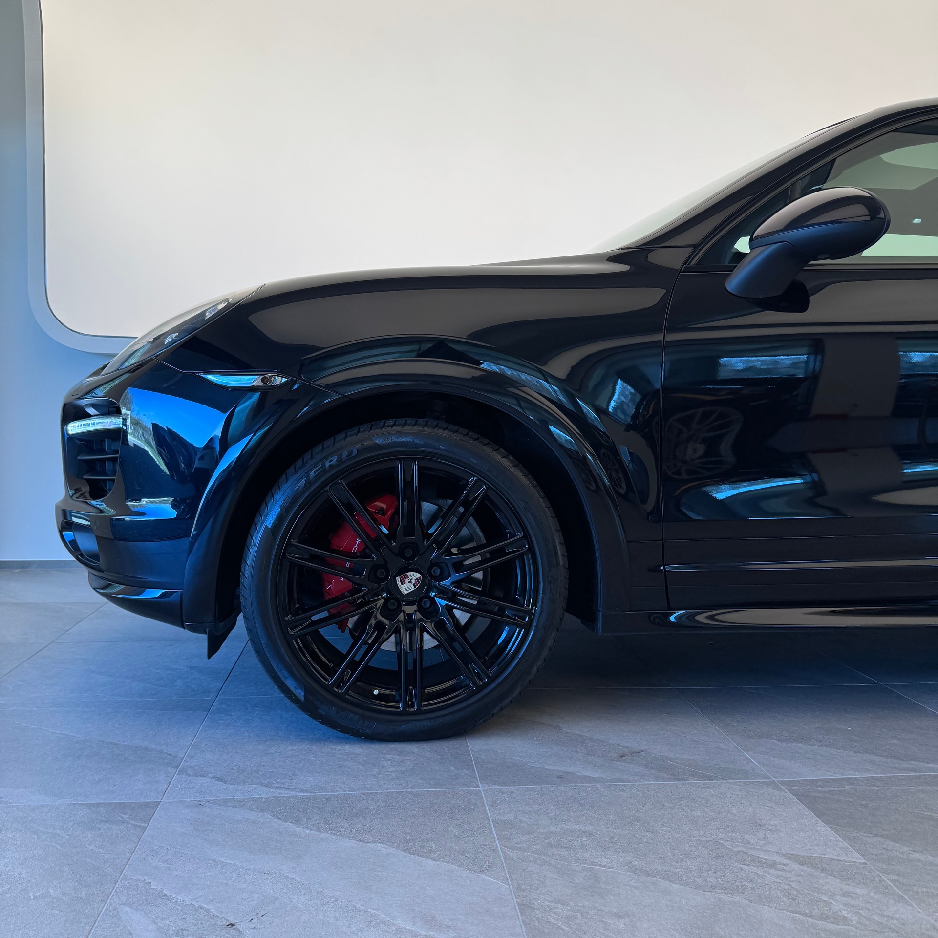 PORSCHE Cayenne GTS-image-3