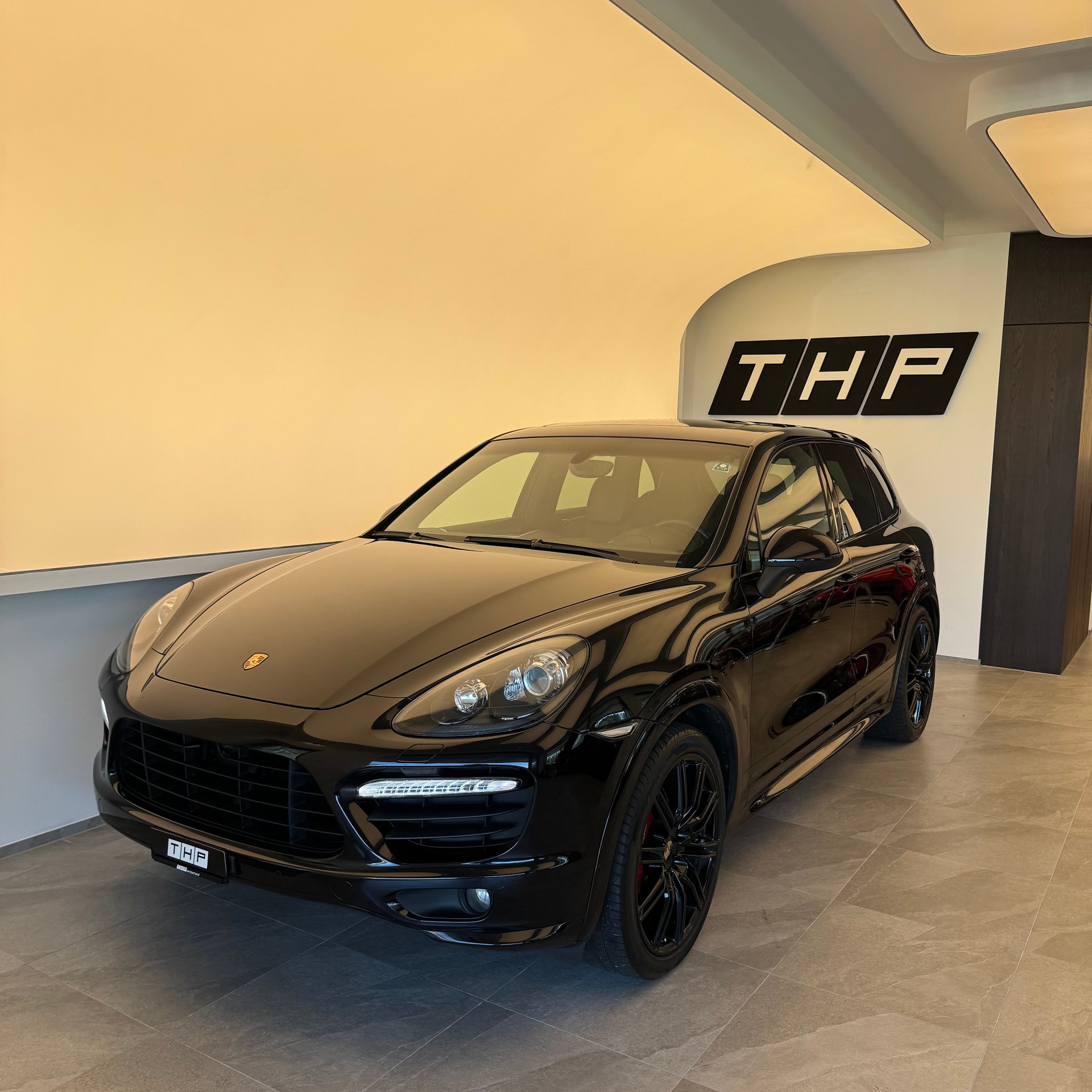 PORSCHE Cayenne GTS-image-0