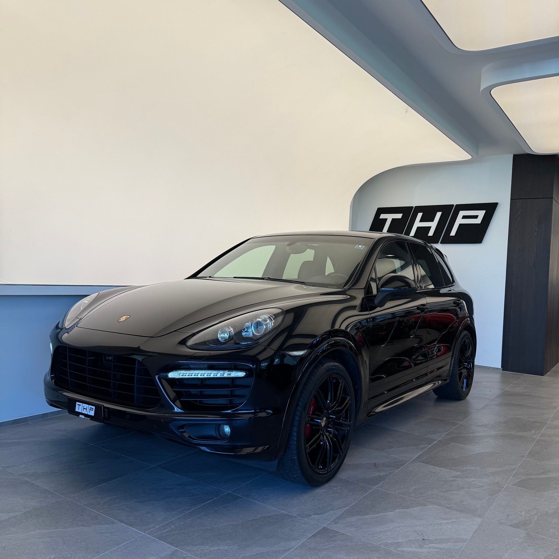 PORSCHE Cayenne GTS-image-1