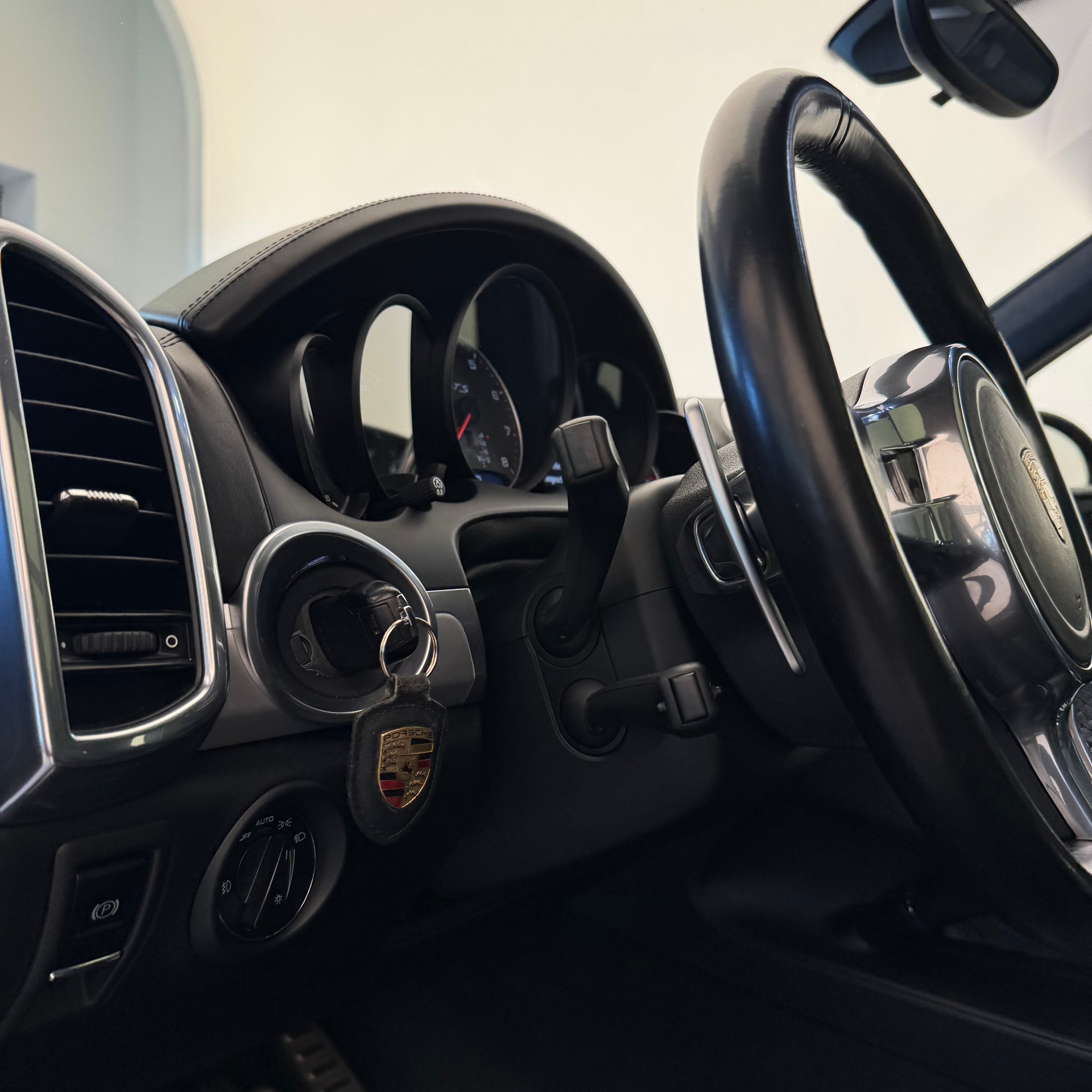 PORSCHE Cayenne GTS-image-9