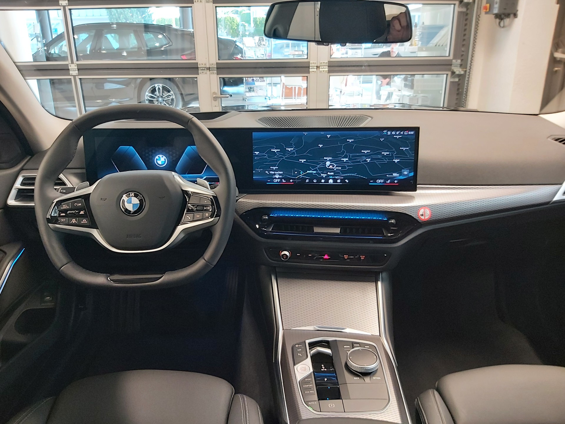 BMW 320d xDrive 48V Touring-image-13