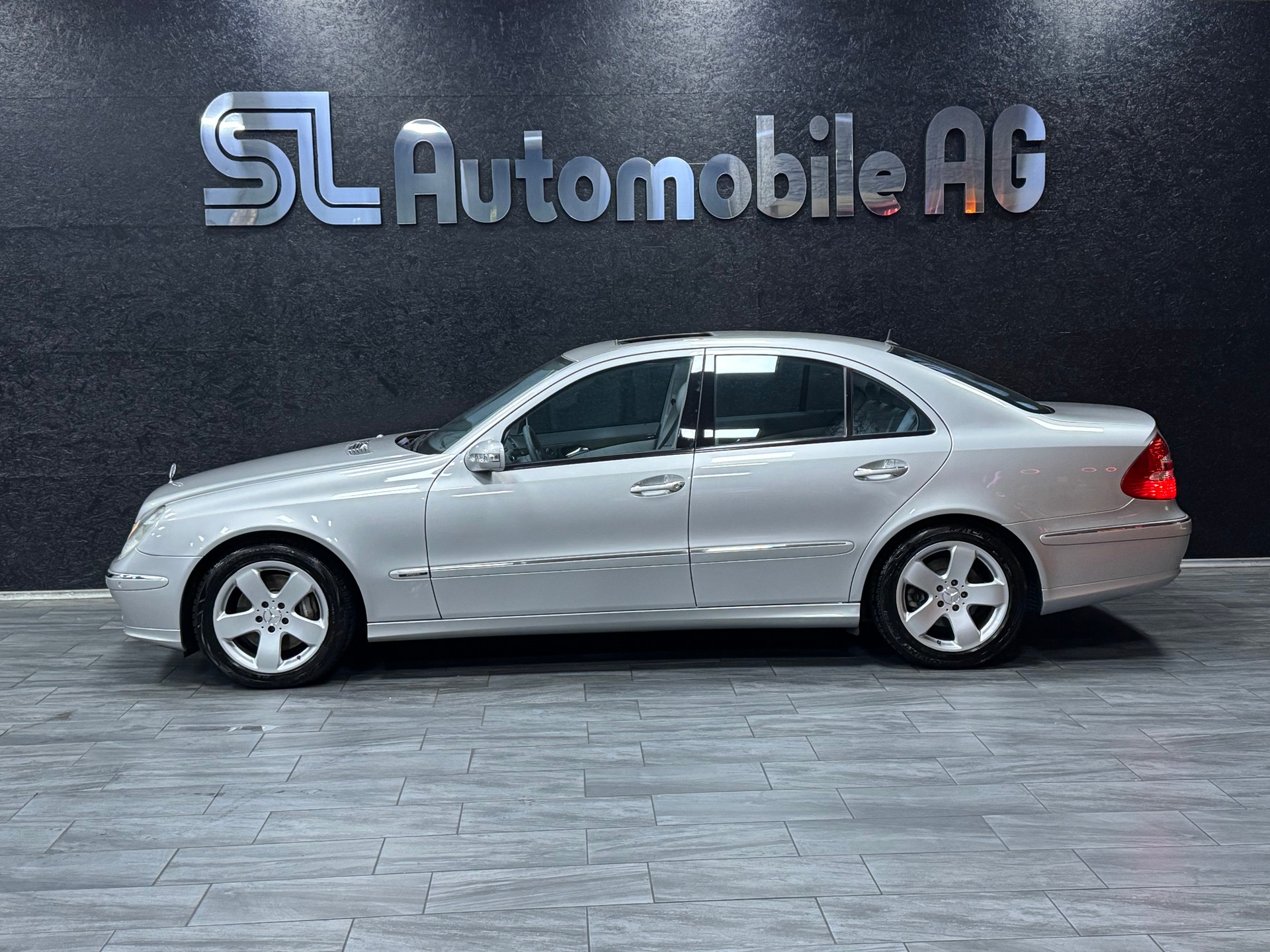 MERCEDES-BENZ E 400 CDI Avantgarde Automatic-image-3