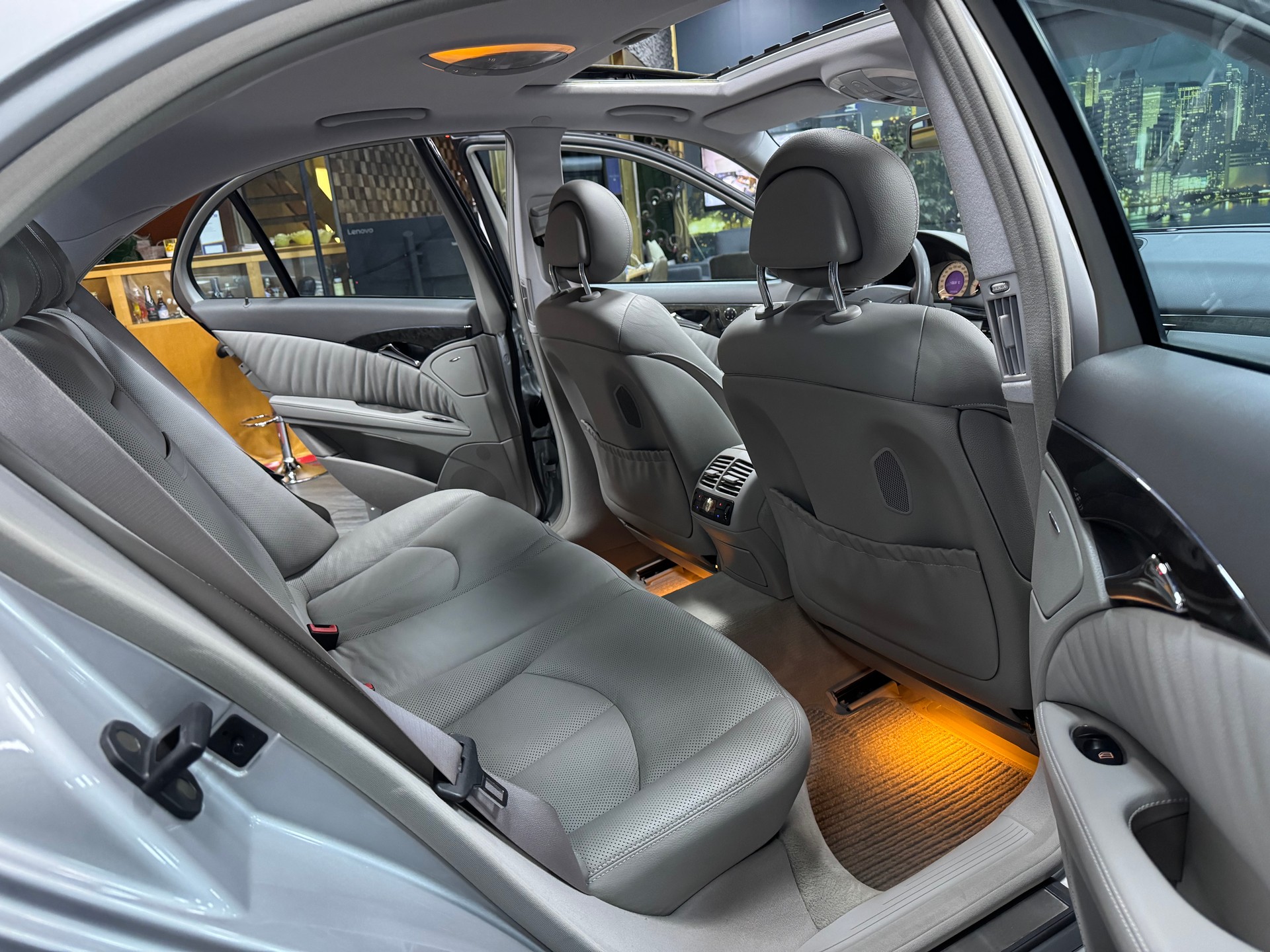 MERCEDES-BENZ E 400 CDI Avantgarde Automatic-image-14