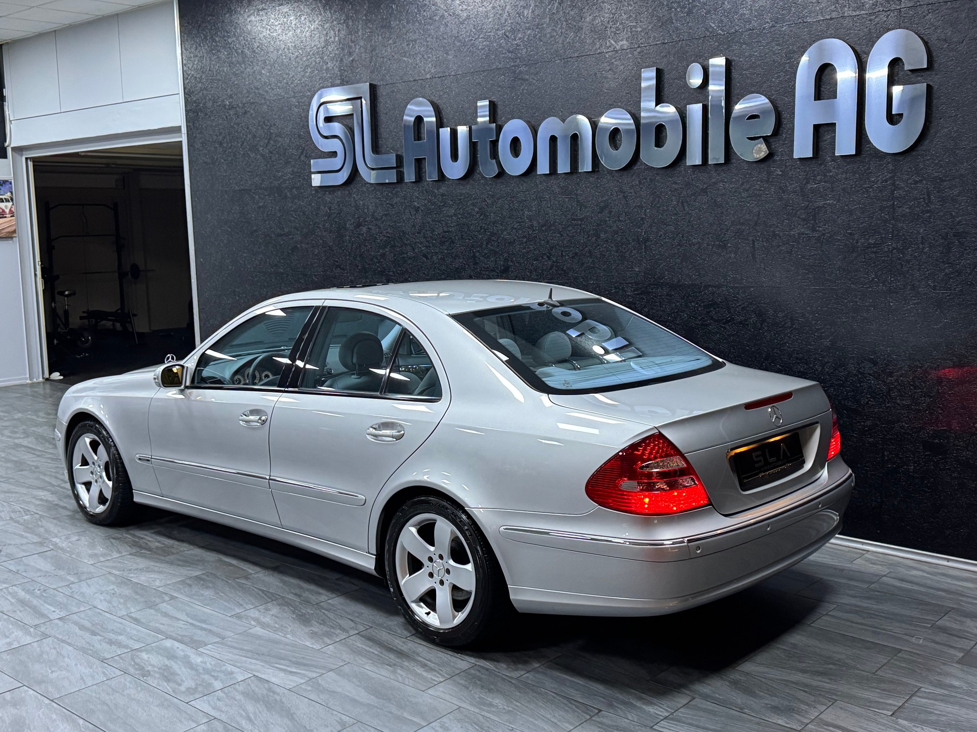 MERCEDES-BENZ E 400 CDI Avantgarde Automatic-image-4