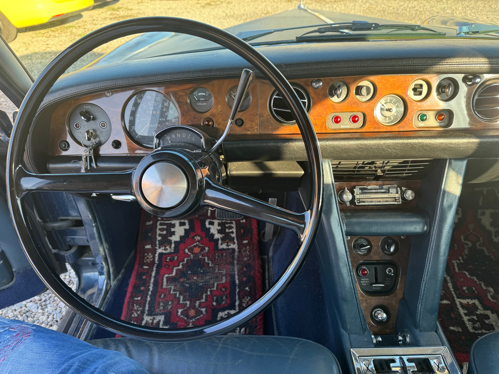 ROLLS-ROYCE Silver Shadow-image-9