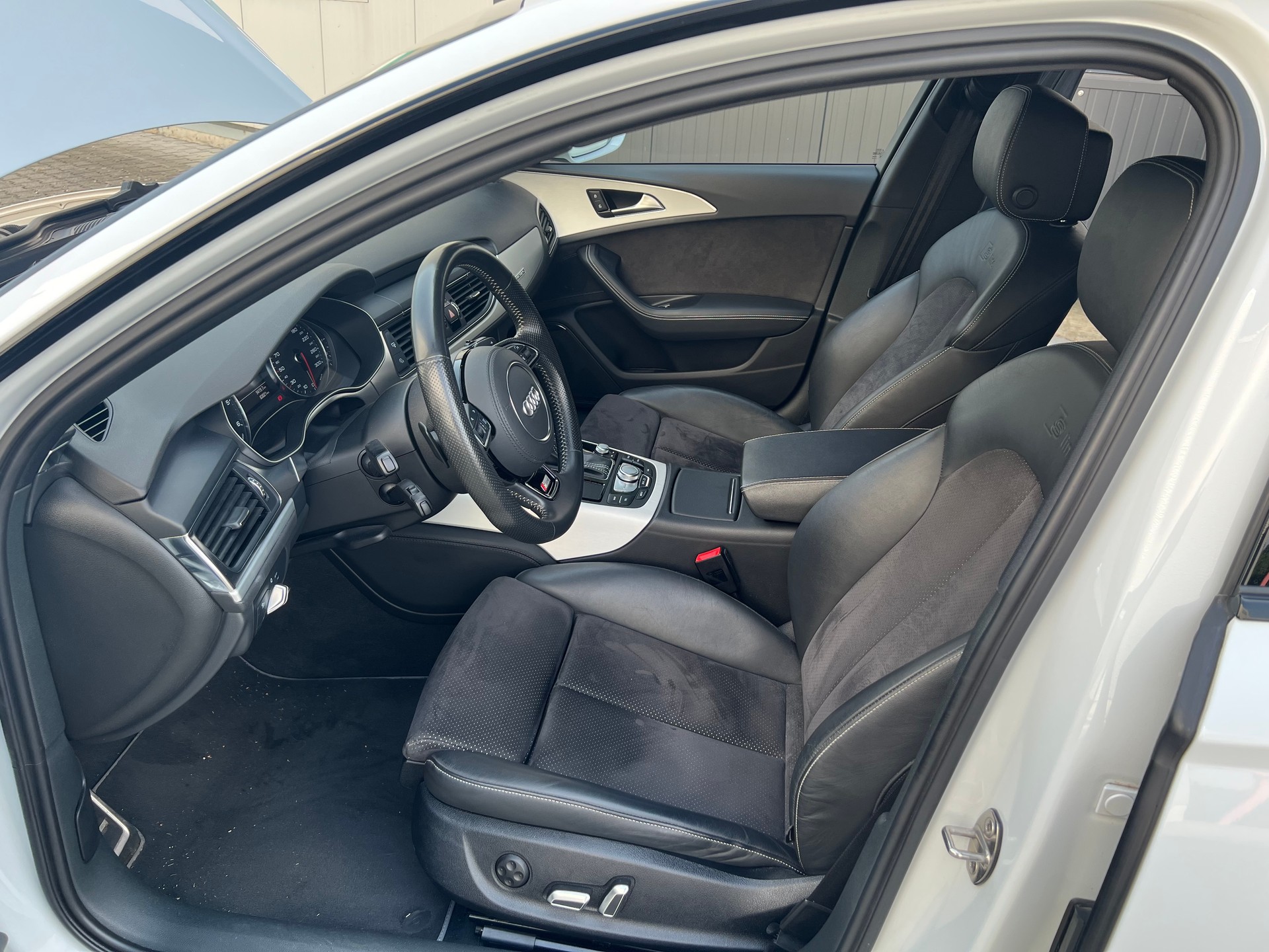 AUDI A6 Avant 3.0 BiTDI V6 quattro tiptronic-image-6