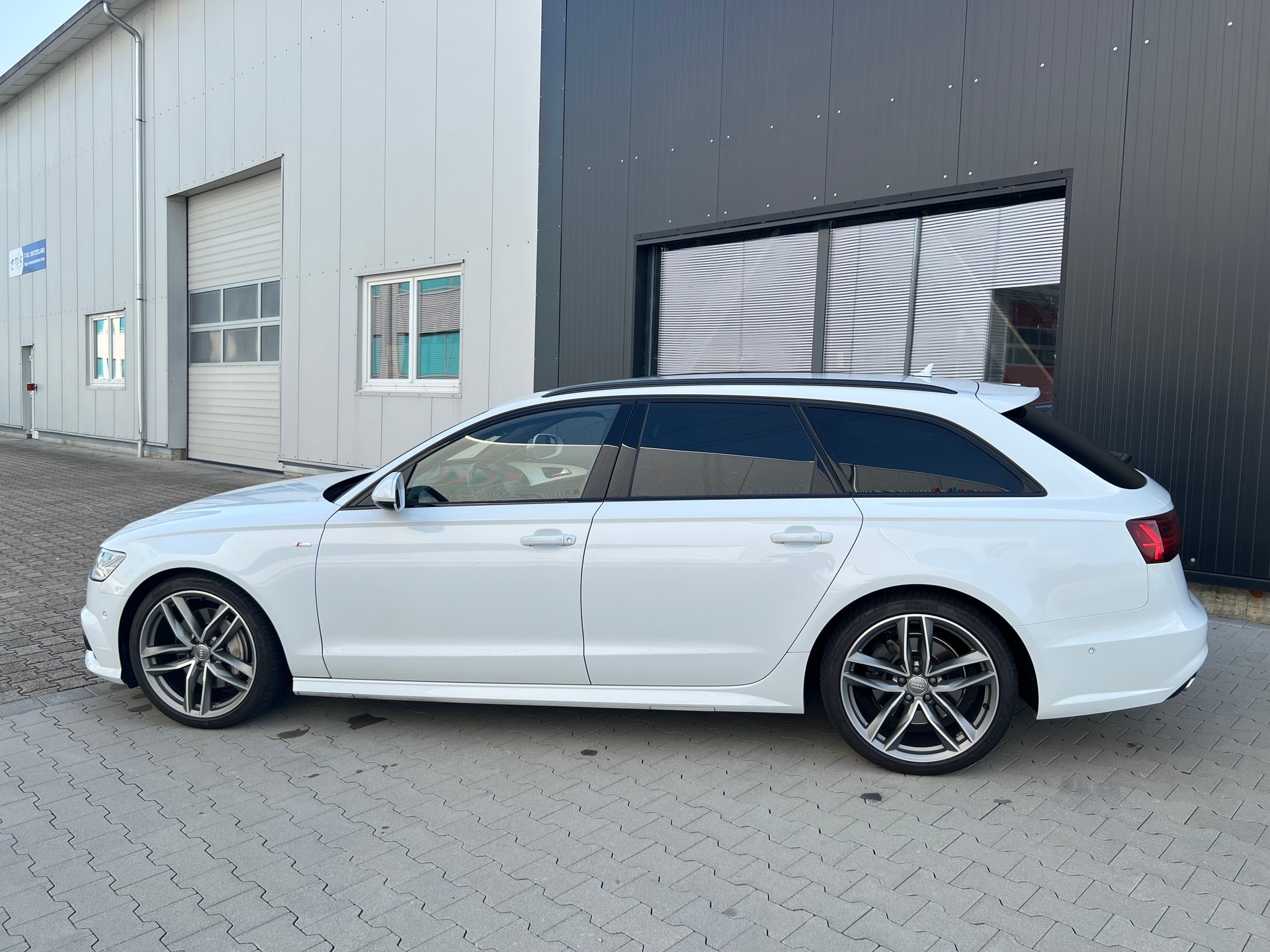 AUDI A6 Avant 3.0 BiTDI V6 quattro tiptronic-image-1