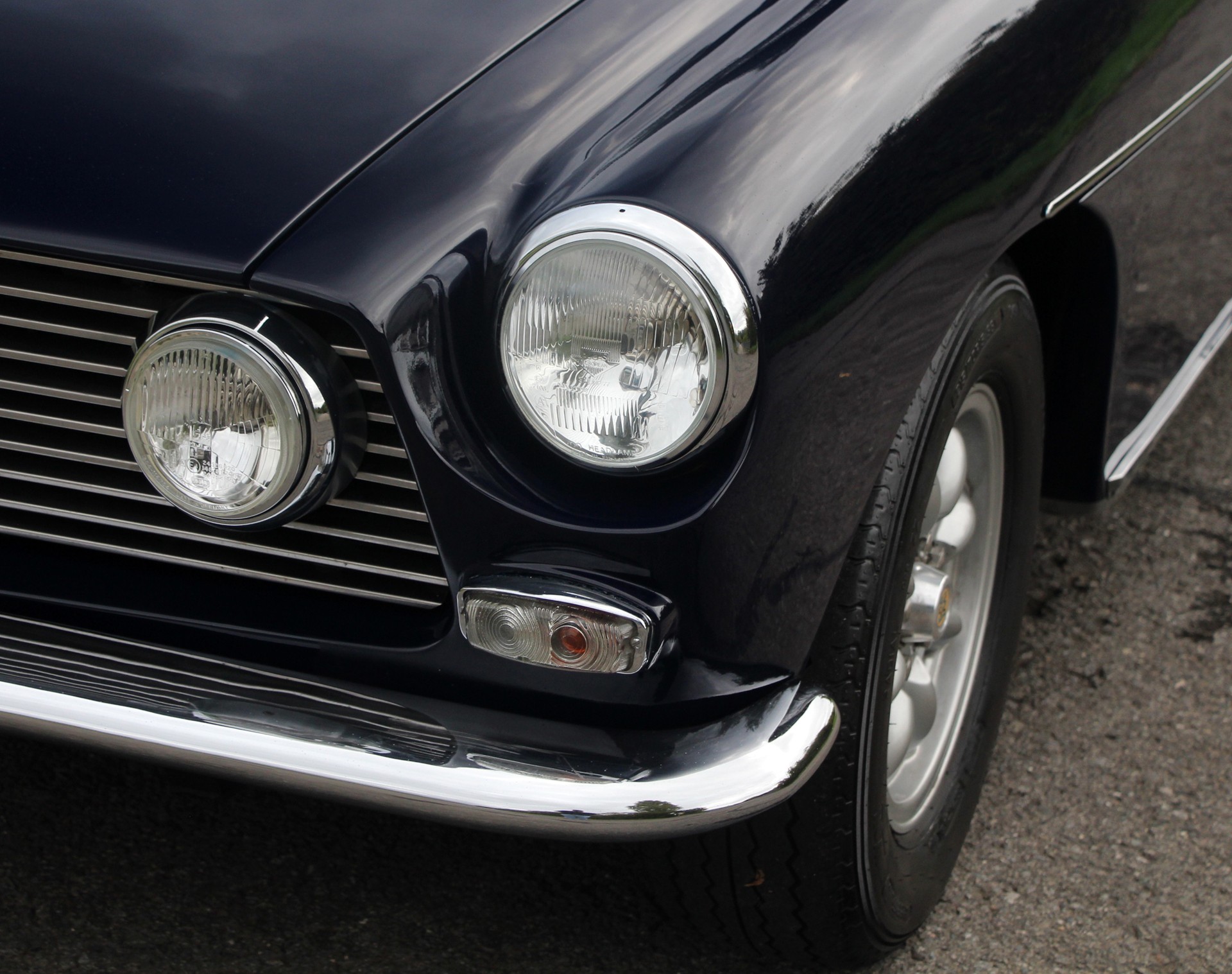 BRISTOL 411 Series 2-image-22