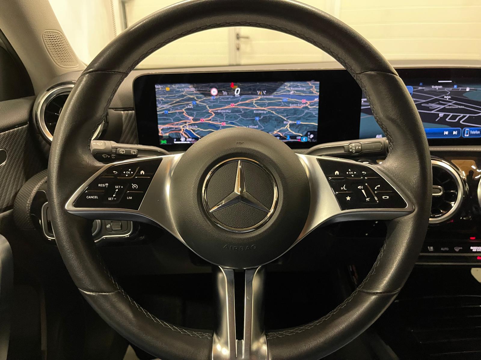 MERCEDES-BENZ A 180 d Progressive-image-17