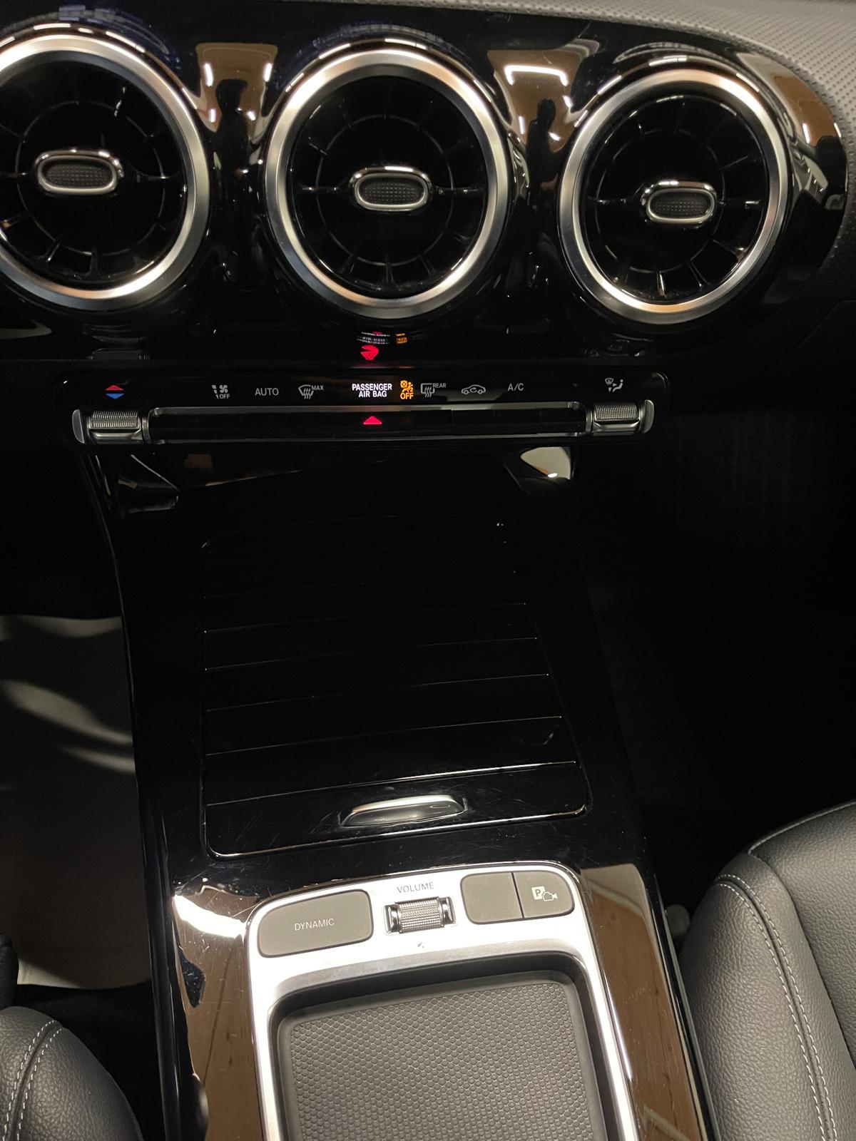 MERCEDES-BENZ A 180 d Progressive-image-18