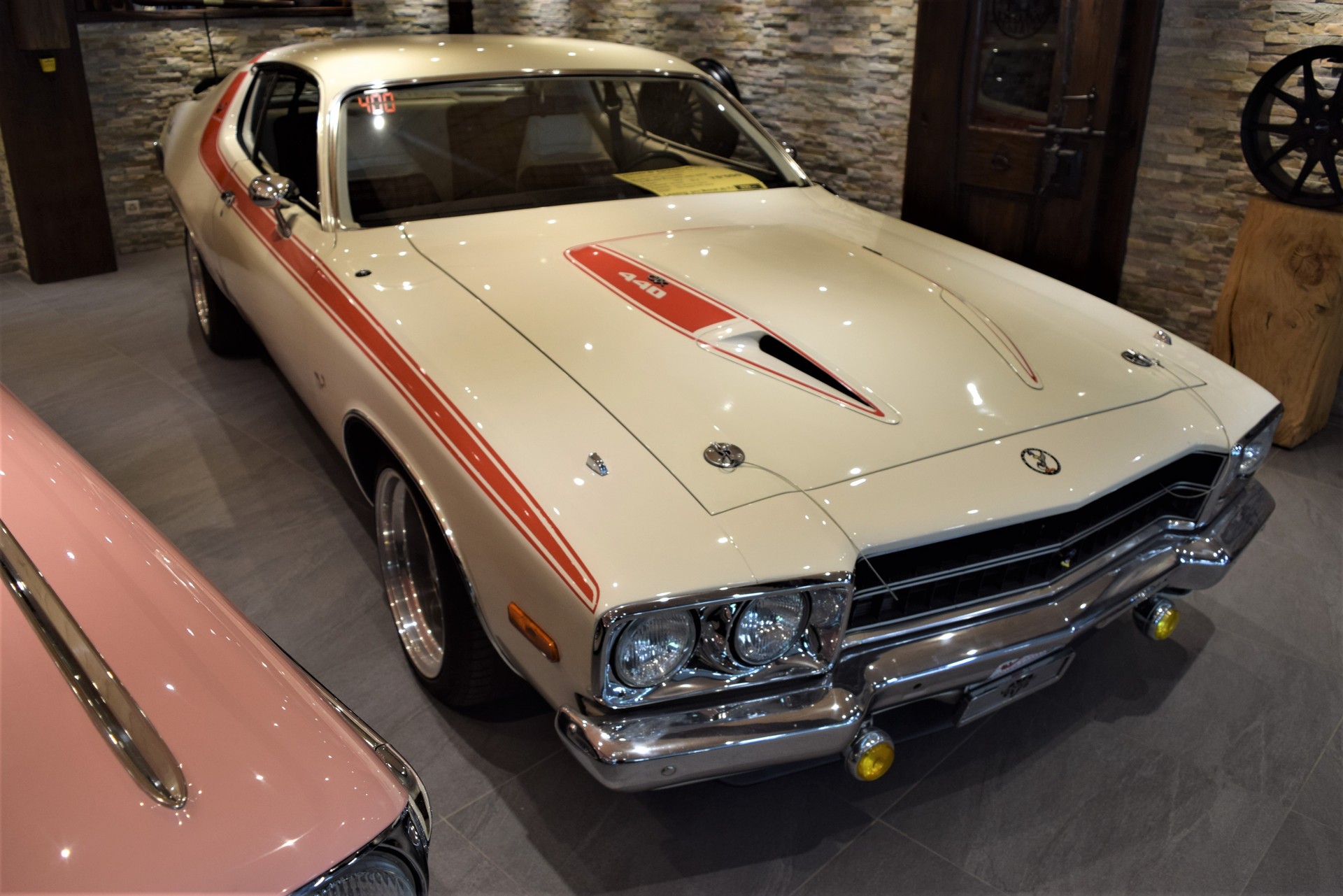 PLYMOUTH Road Runner 440 GTX-showroom-element-2