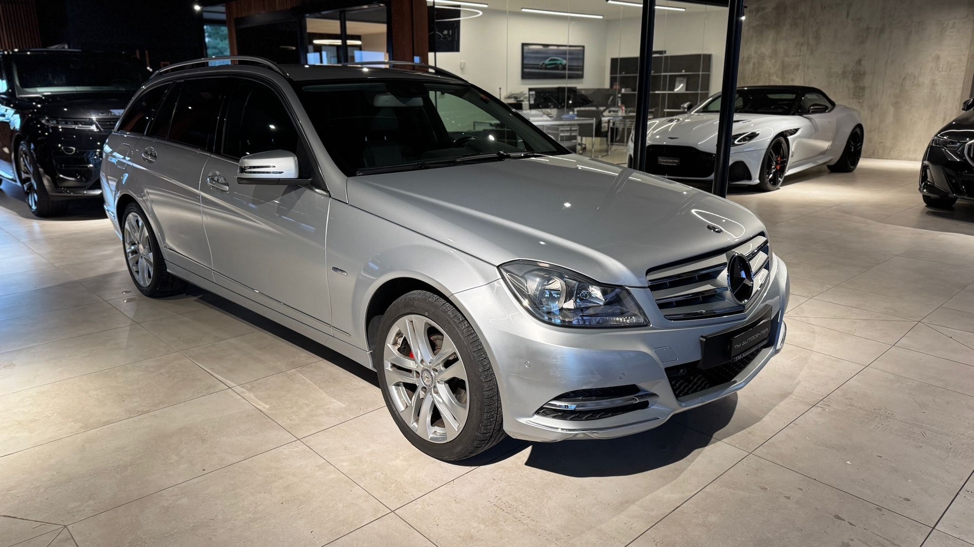 MERCEDES-BENZ C 180 CGI BlueEfficiency Avantgarde Automatic-image-1