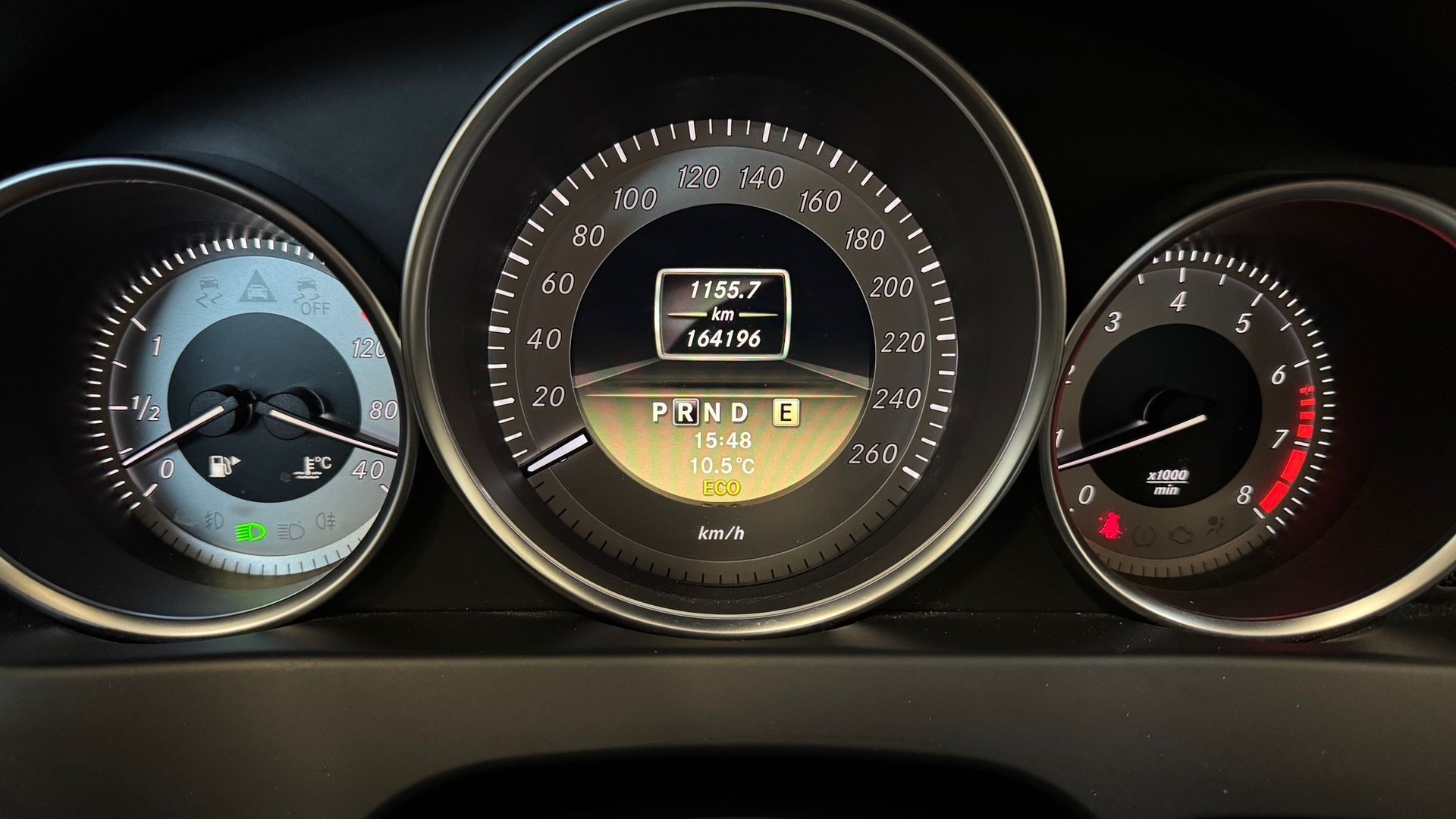 MERCEDES-BENZ C 180 CGI BlueEfficiency Avantgarde Automatic-image-4