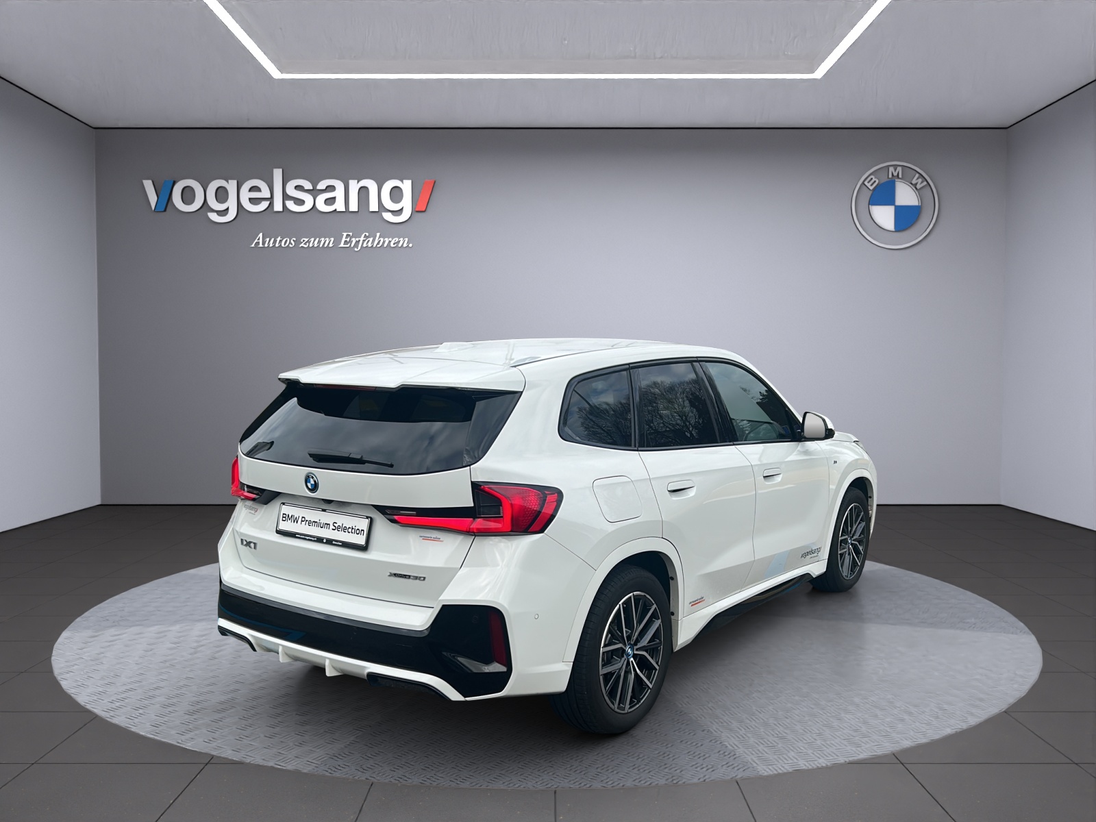 BMW iX1 xDrive 30 M Sport-image-6