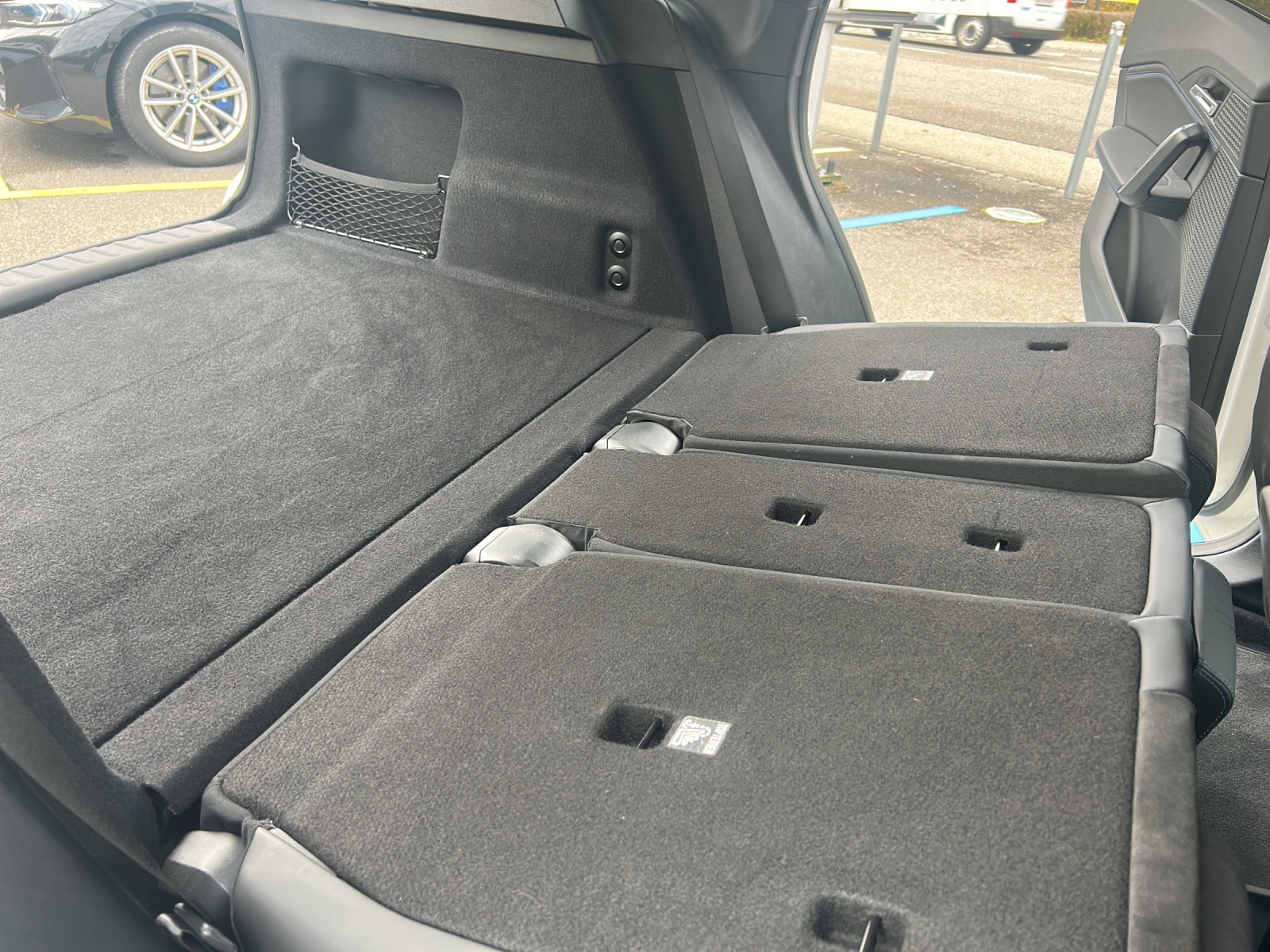BMW iX1 xDrive 30 M Sport-image-22
