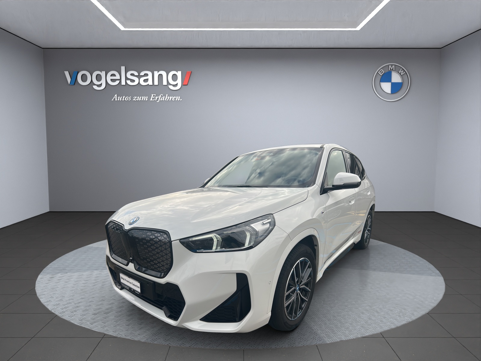 BMW iX1 xDrive 30 M Sport-image-3
