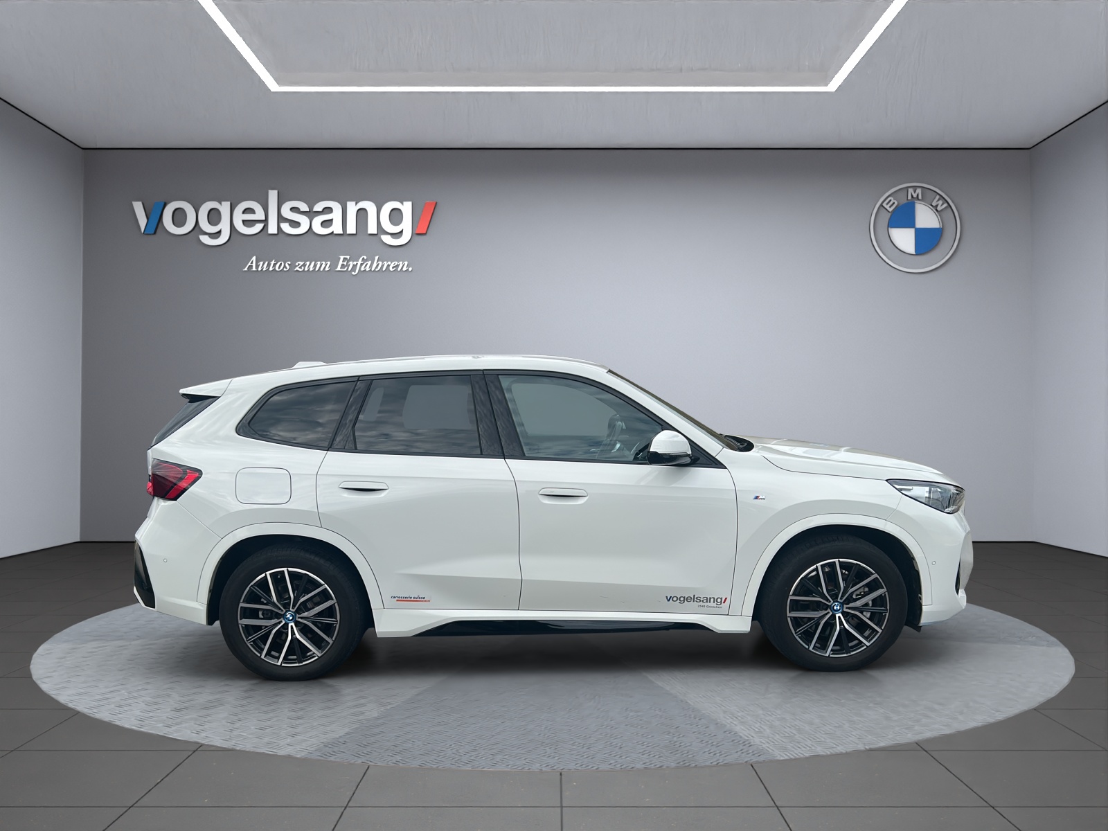BMW iX1 xDrive 30 M Sport-image-2