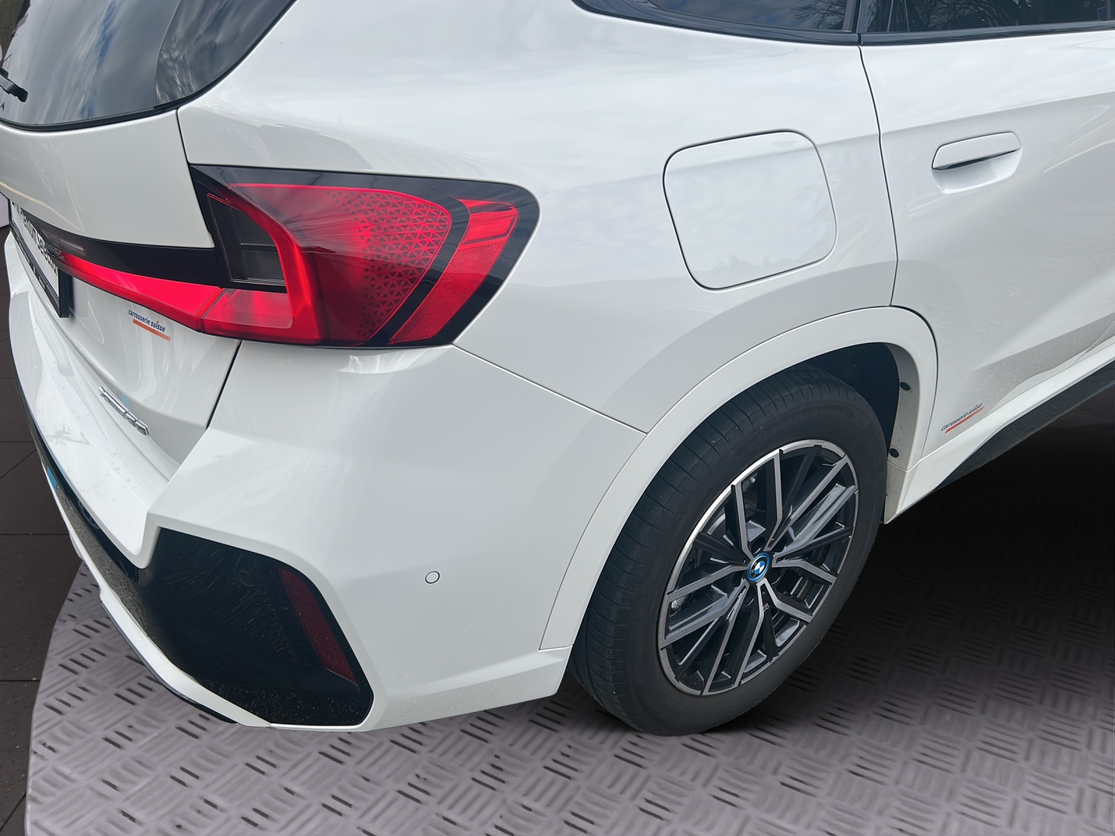 BMW iX1 xDrive 30 M Sport-image-15