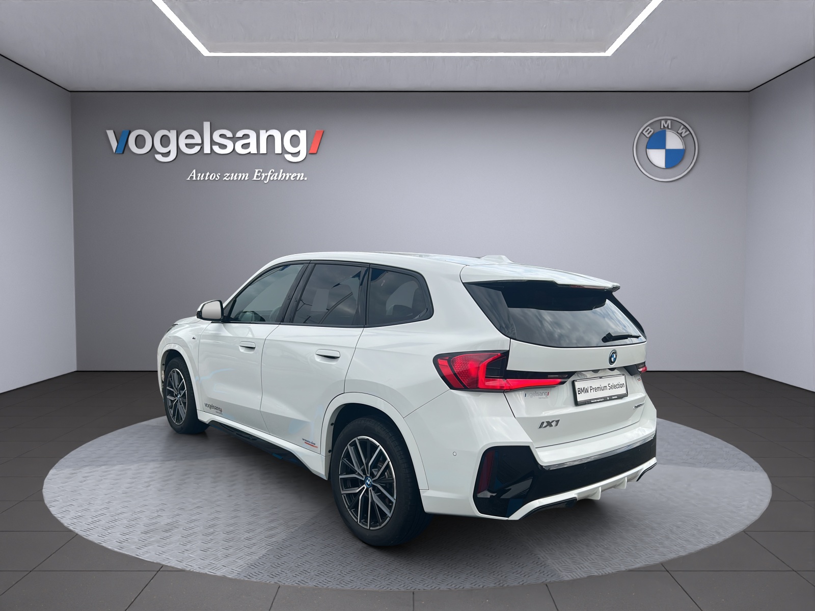 BMW iX1 xDrive 30 M Sport-image-9