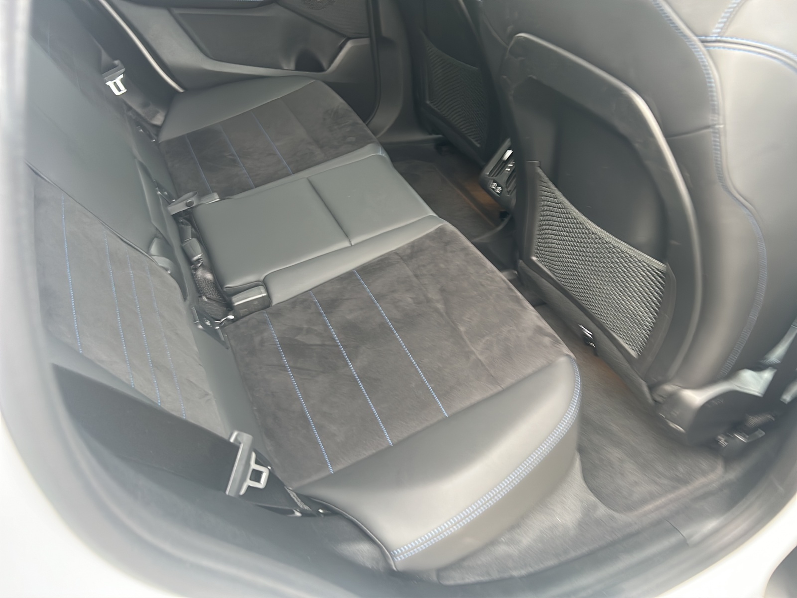 BMW iX1 xDrive 30 M Sport-image-29