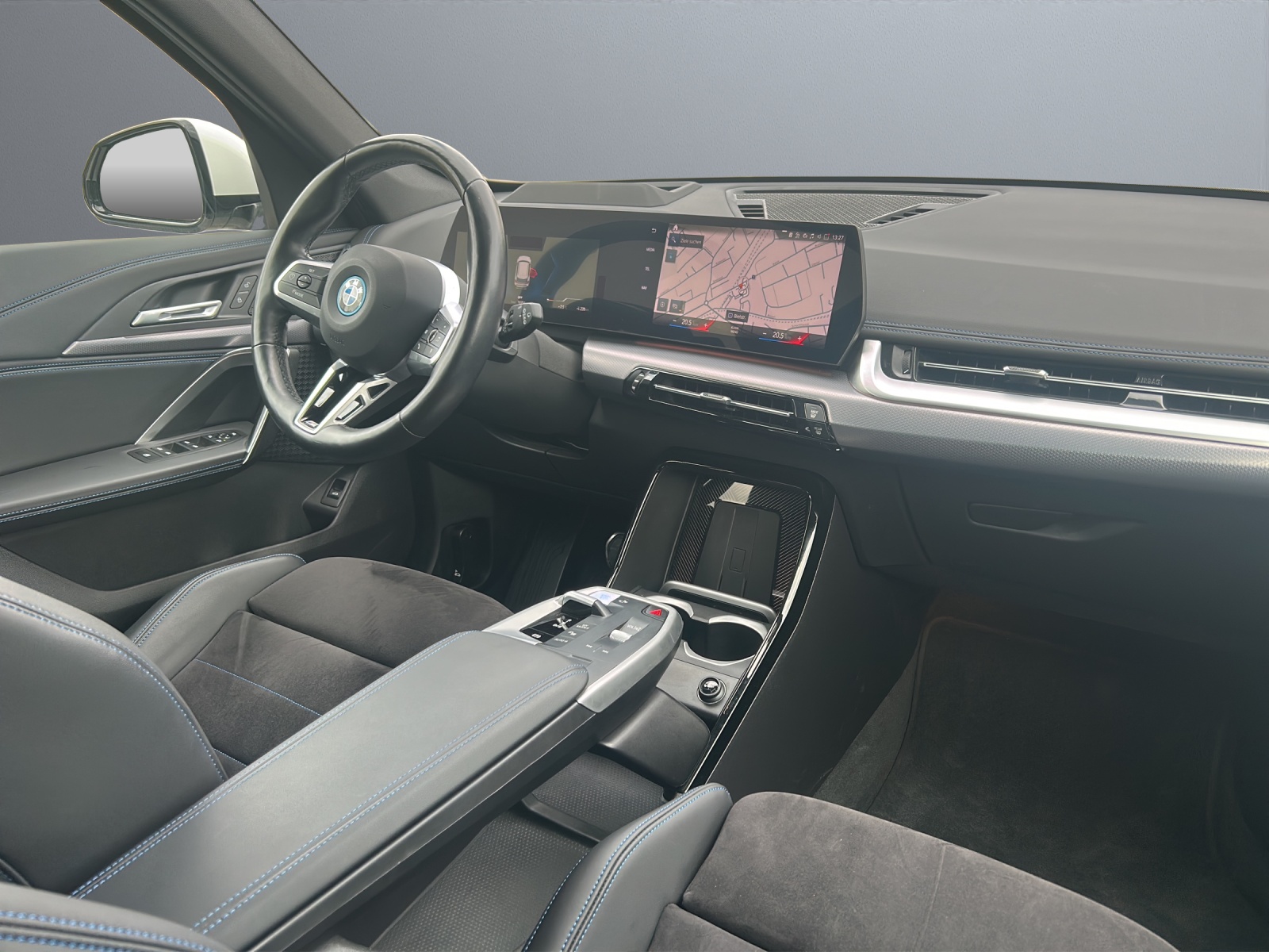 BMW iX1 xDrive 30 M Sport-image-19