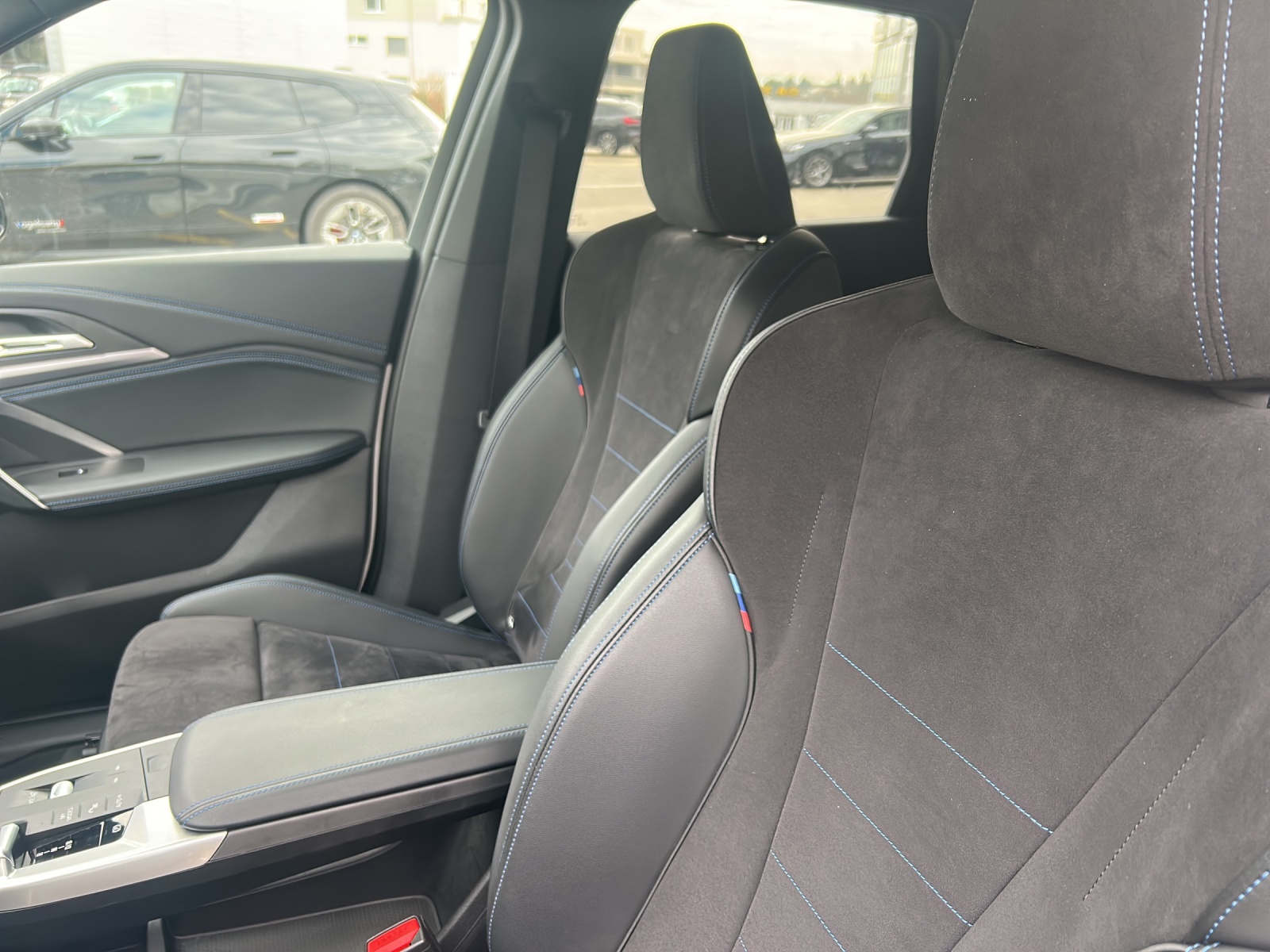 BMW iX1 xDrive 30 M Sport-image-24