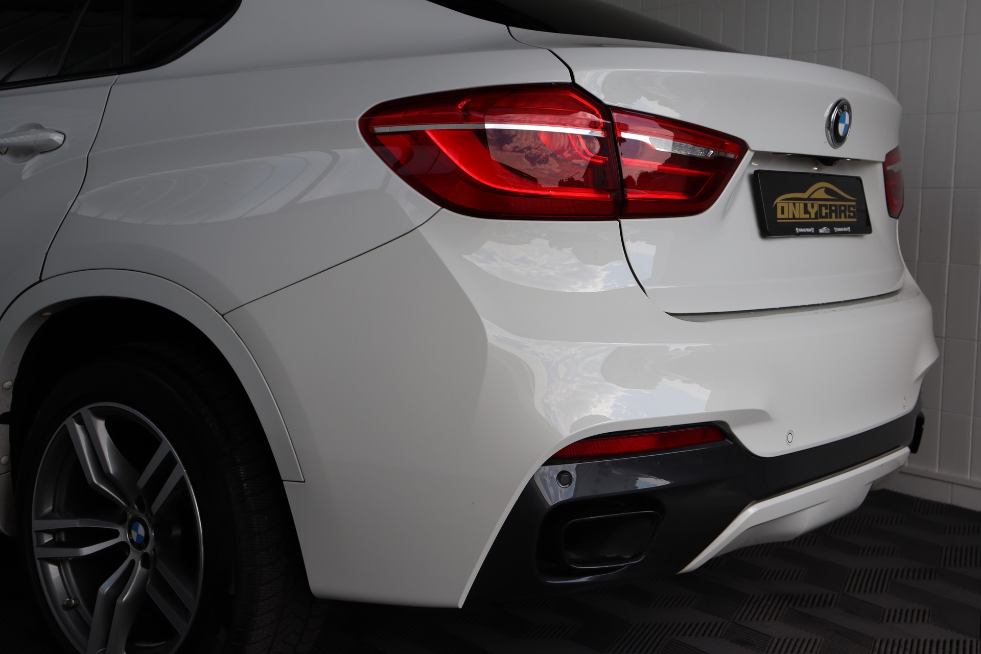 BMW X6 M50D STEPTRONIC ** WHITE ON WHITE ** SOFTCLOSE ** FAHRASSISTENZ-PAKET **-image-8