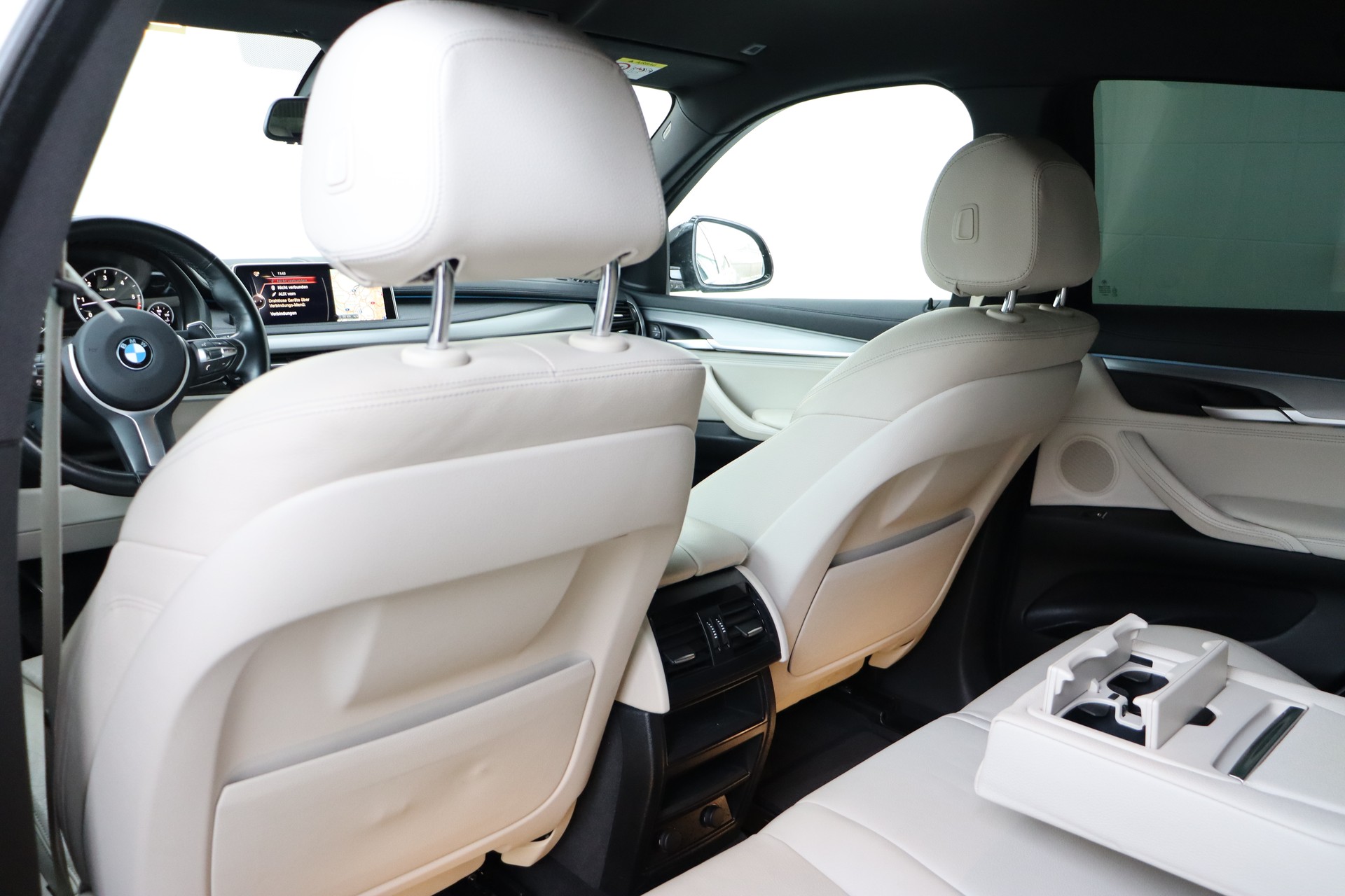 BMW X6 M50D STEPTRONIC ** WHITE ON WHITE ** SOFTCLOSE ** FAHRASSISTENZ-PAKET **-image-10