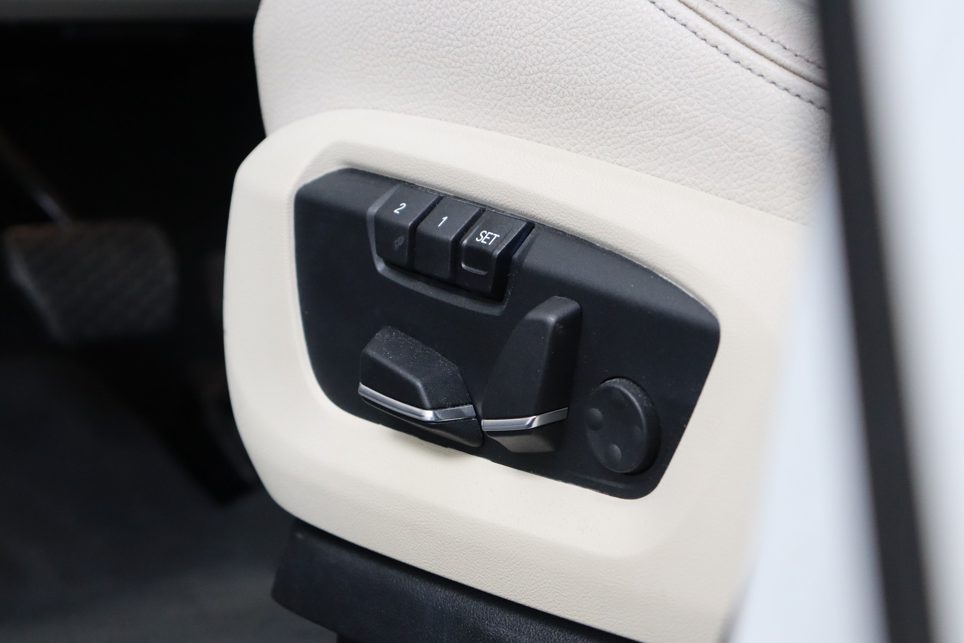 BMW X6 M50D STEPTRONIC ** WHITE ON WHITE ** SOFTCLOSE ** FAHRASSISTENZ-PAKET **-image-20