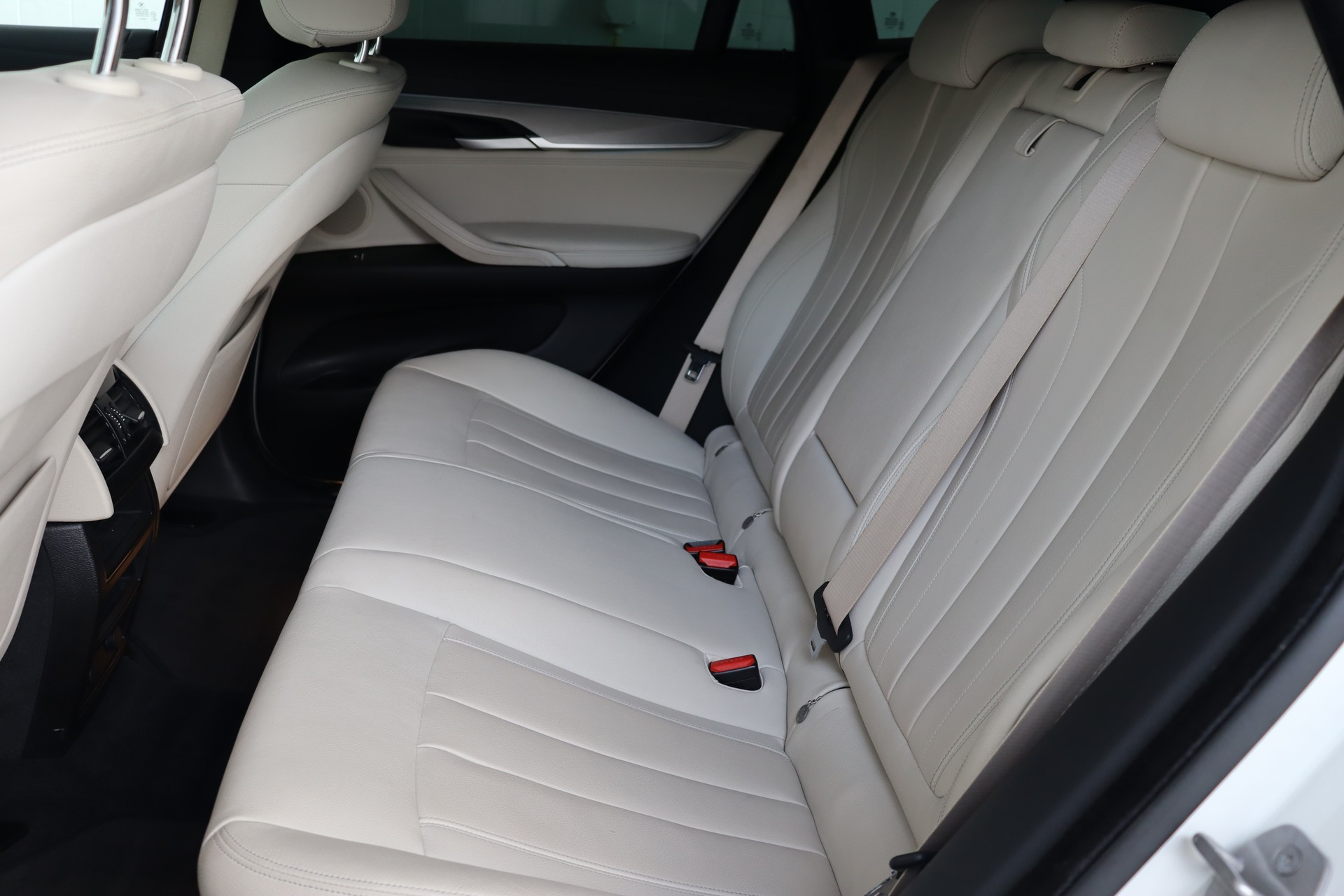 BMW X6 M50D STEPTRONIC ** WHITE ON WHITE ** SOFTCLOSE ** FAHRASSISTENZ-PAKET **-image-15