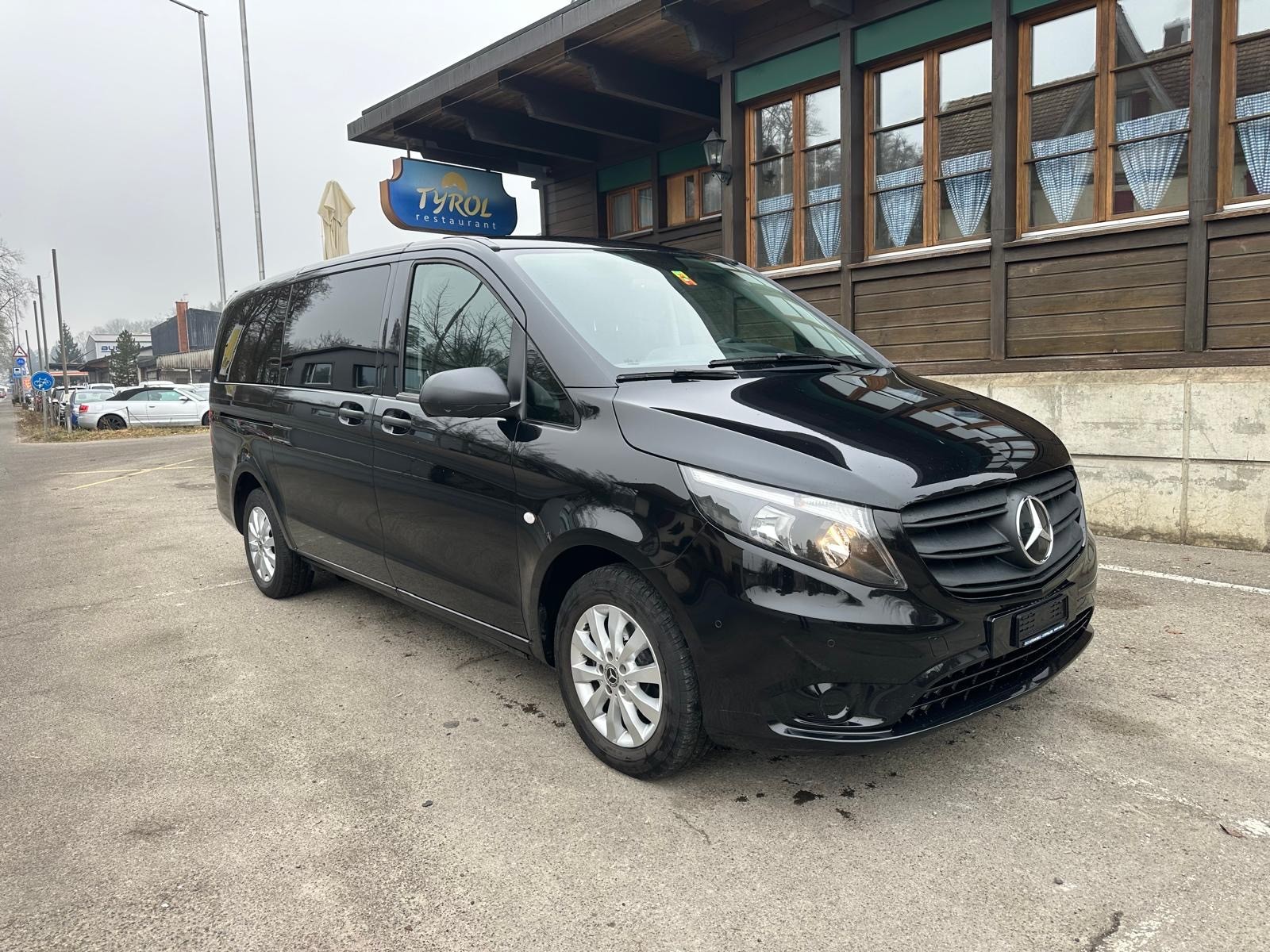 MERCEDES-BENZ Vito 116 CDI Lang Select Tourer 9G-Tronic