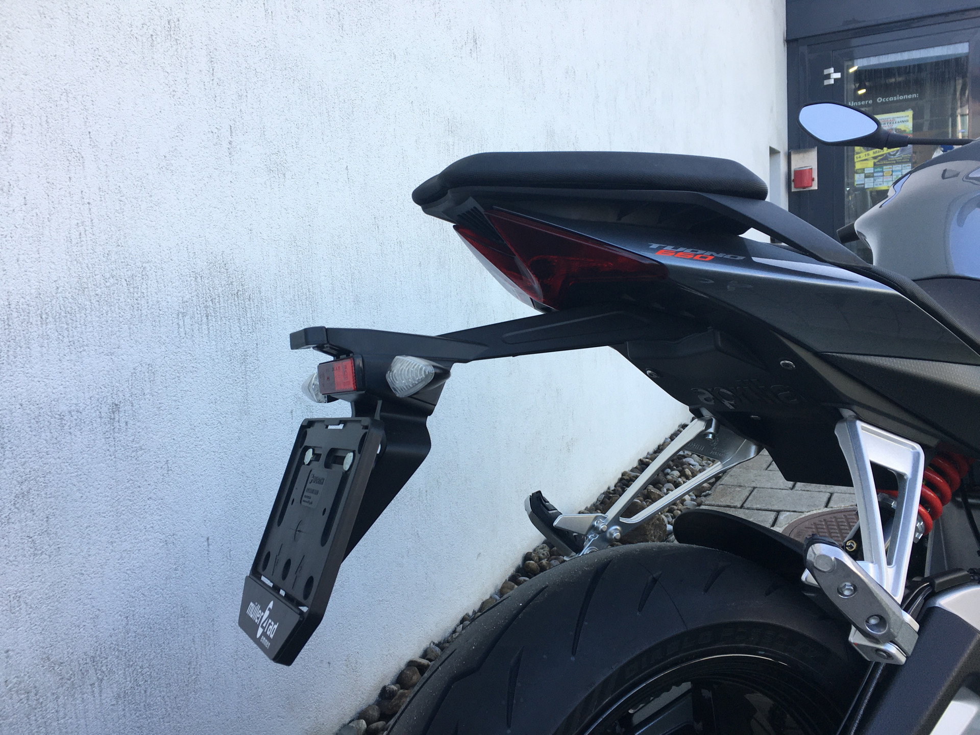 APRILIA Tuono 660 Factory-showroom-element-3