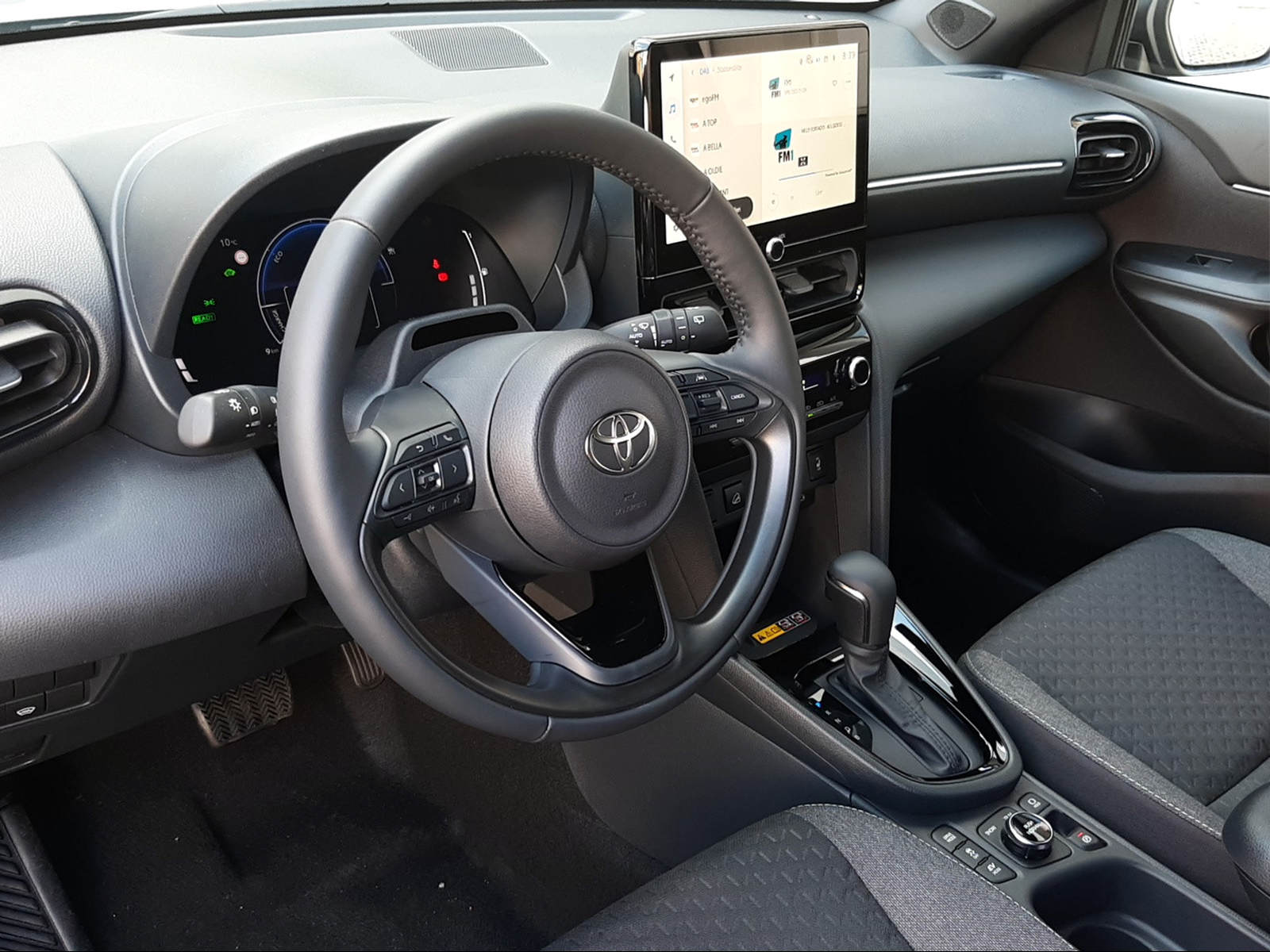 TOYOTA Yaris Cross 1.5 VVT-i HSD Trend AWD-i-image-8