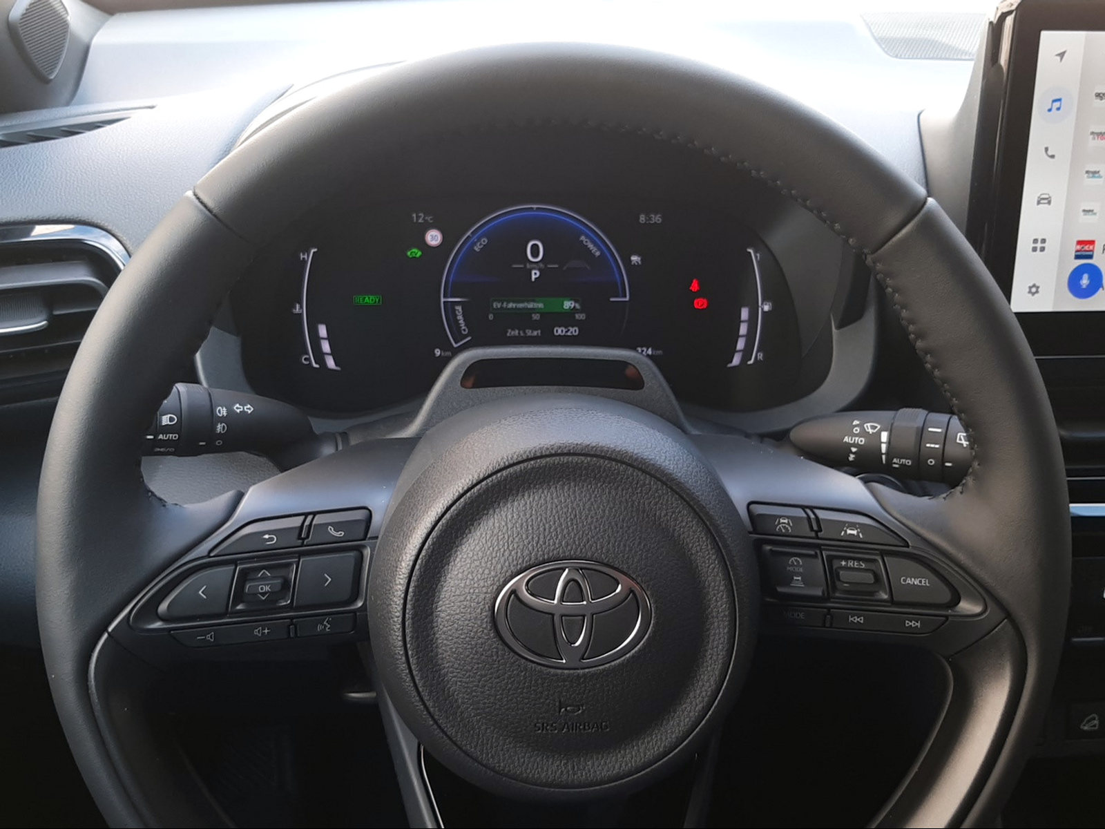 TOYOTA Yaris Cross 1.5 VVT-i HSD Trend AWD-i-image-9