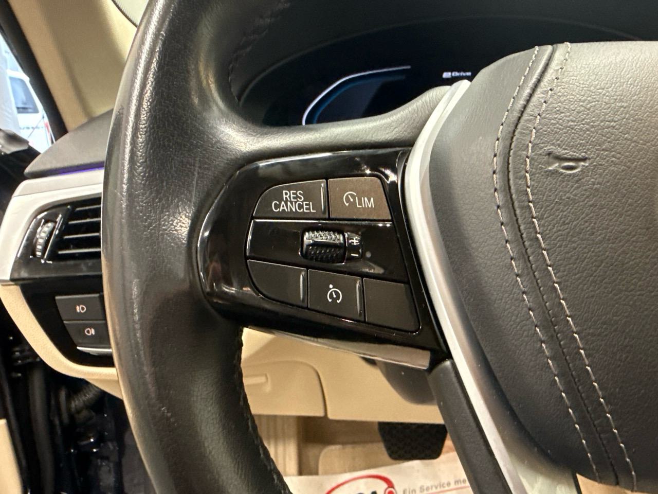 BMW 530e xDrive Steptronic-image-8