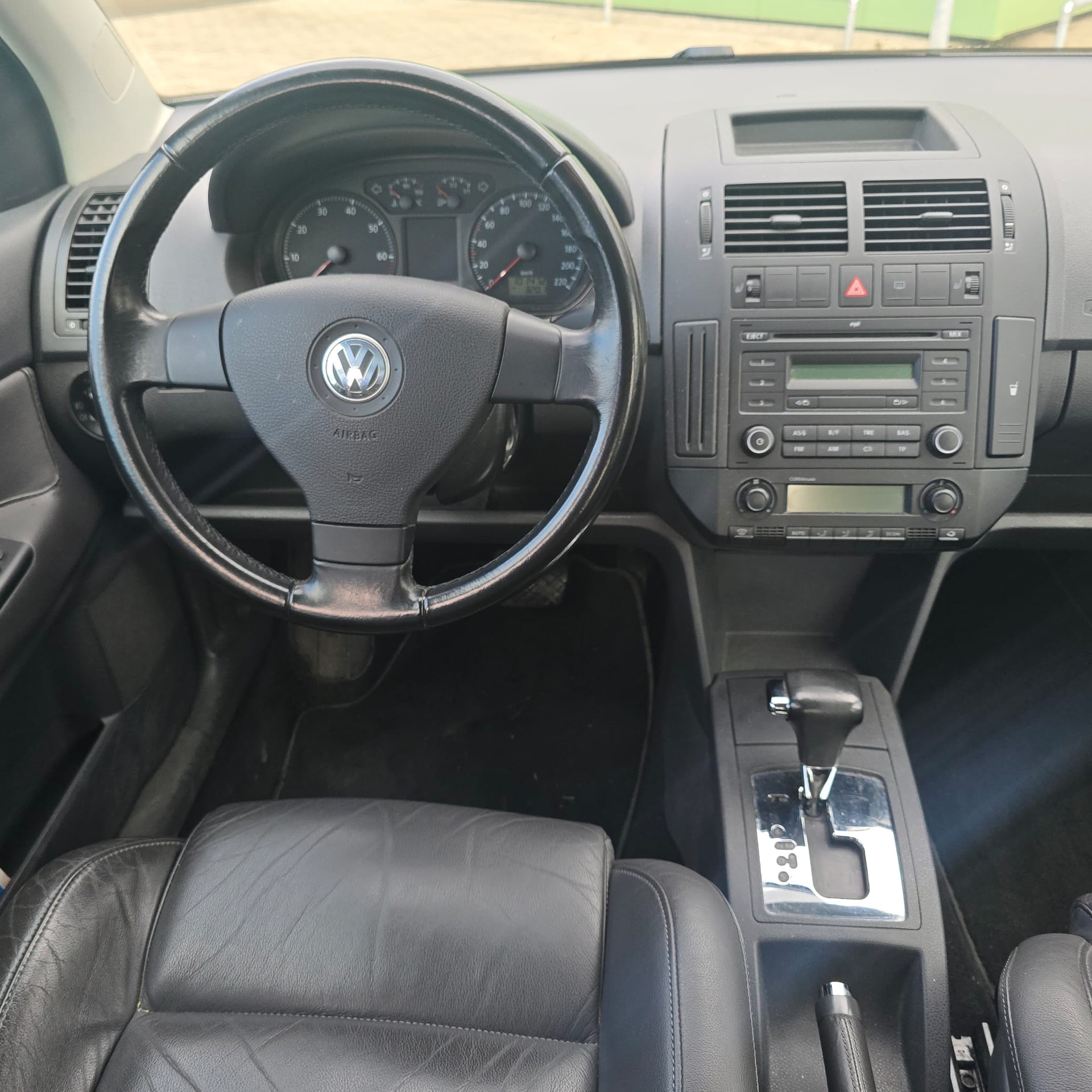 VW POLO-image-8