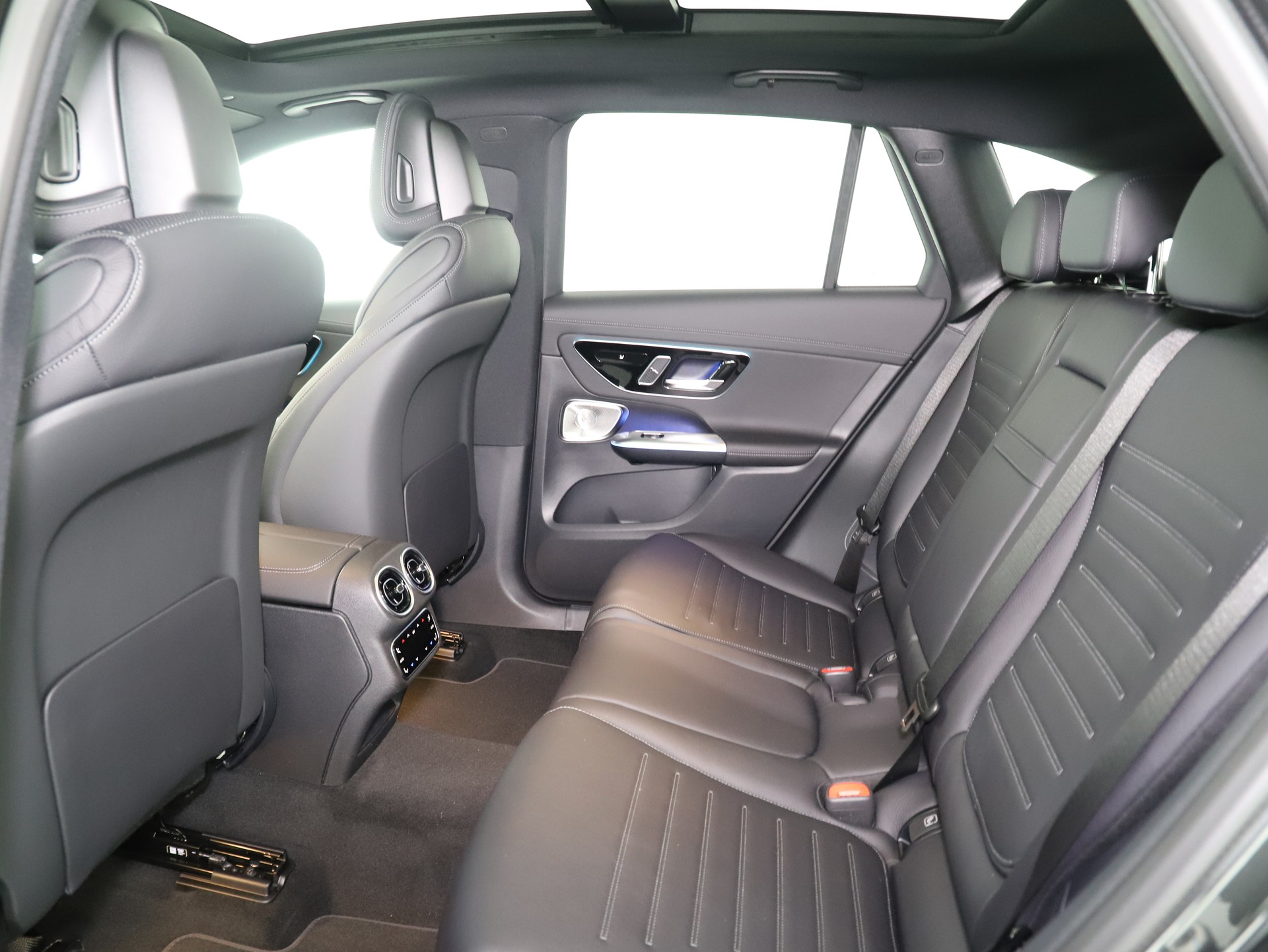 MERCEDES-BENZ GLC 300 4Matic 9G-Tronic-image-10