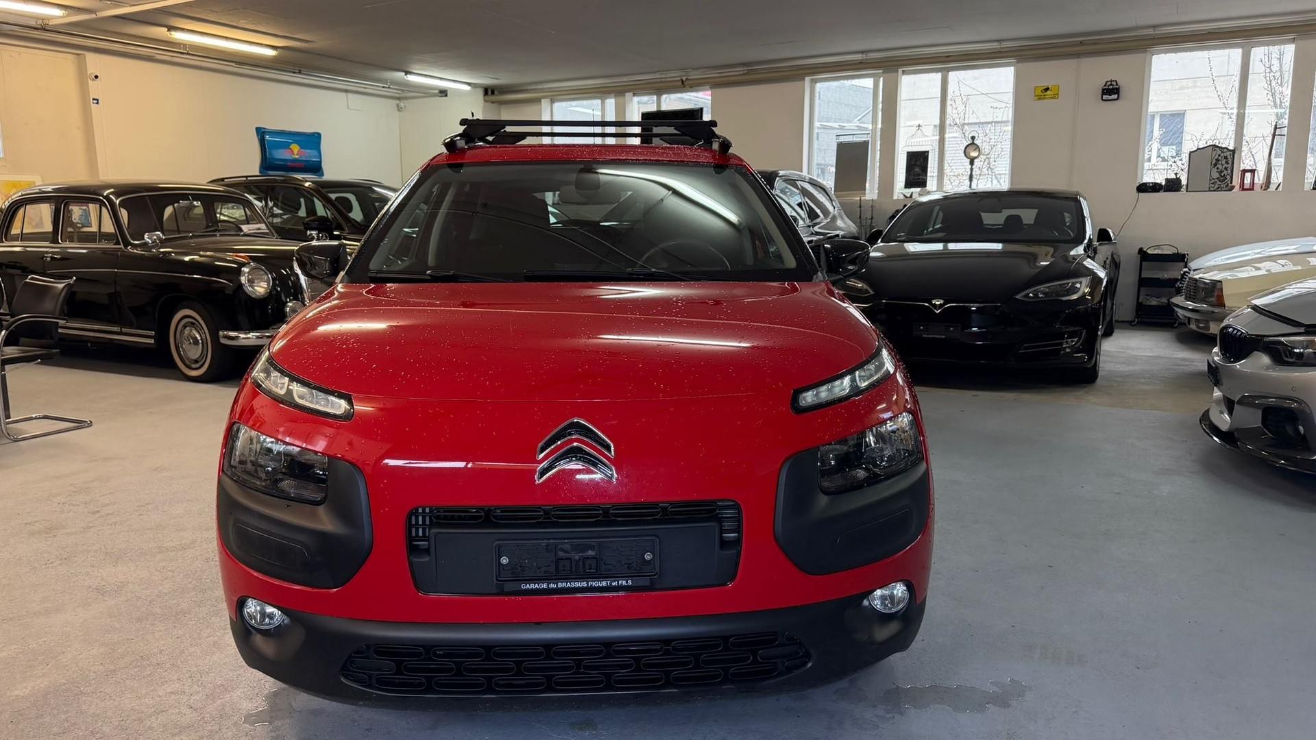 CITROEN C4 Cactus 1.6 BlueHDi Shine-image-1