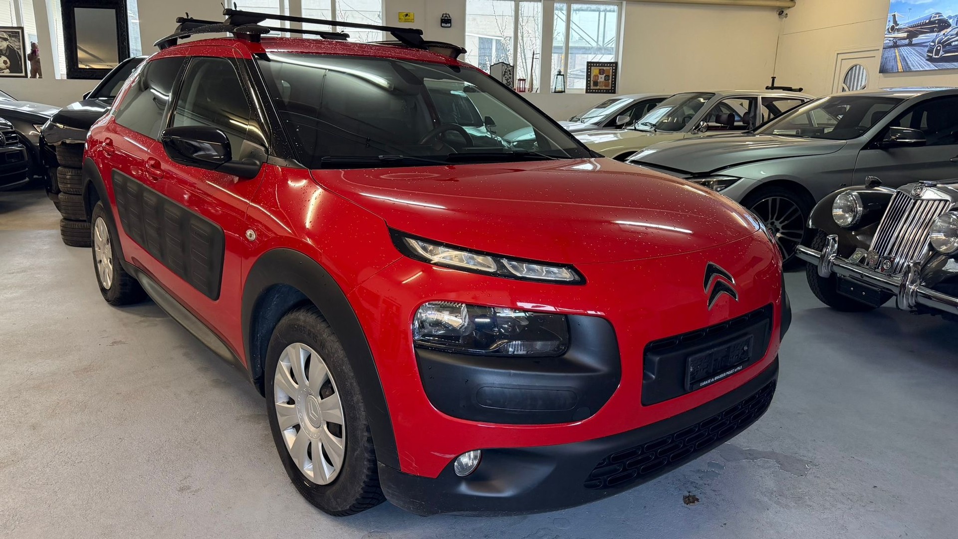 CITROEN C4 Cactus 1.6 BlueHDi Shine-image-3