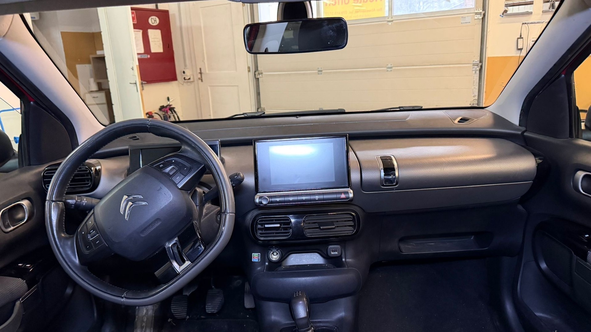 CITROEN C4 Cactus 1.6 BlueHDi Shine-image-11