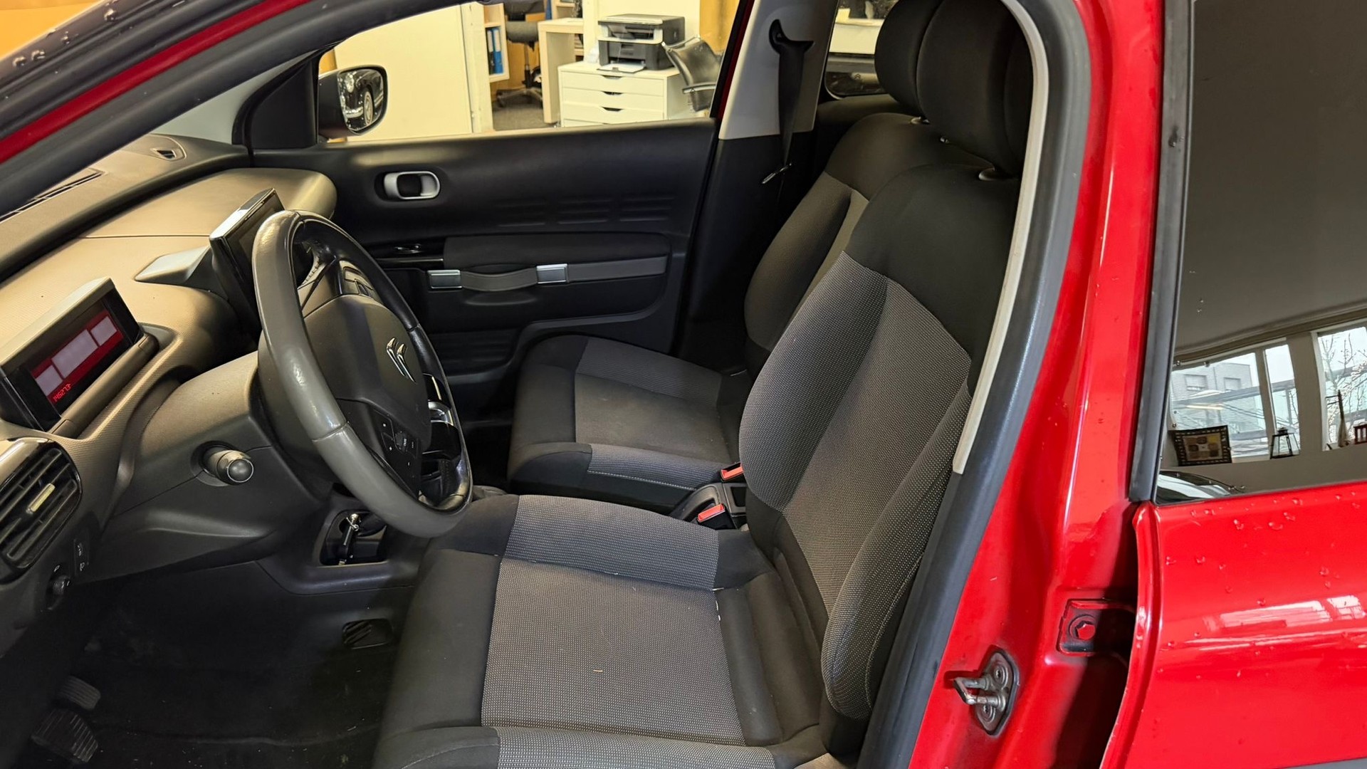 CITROEN C4 Cactus 1.6 BlueHDi Shine-image-8
