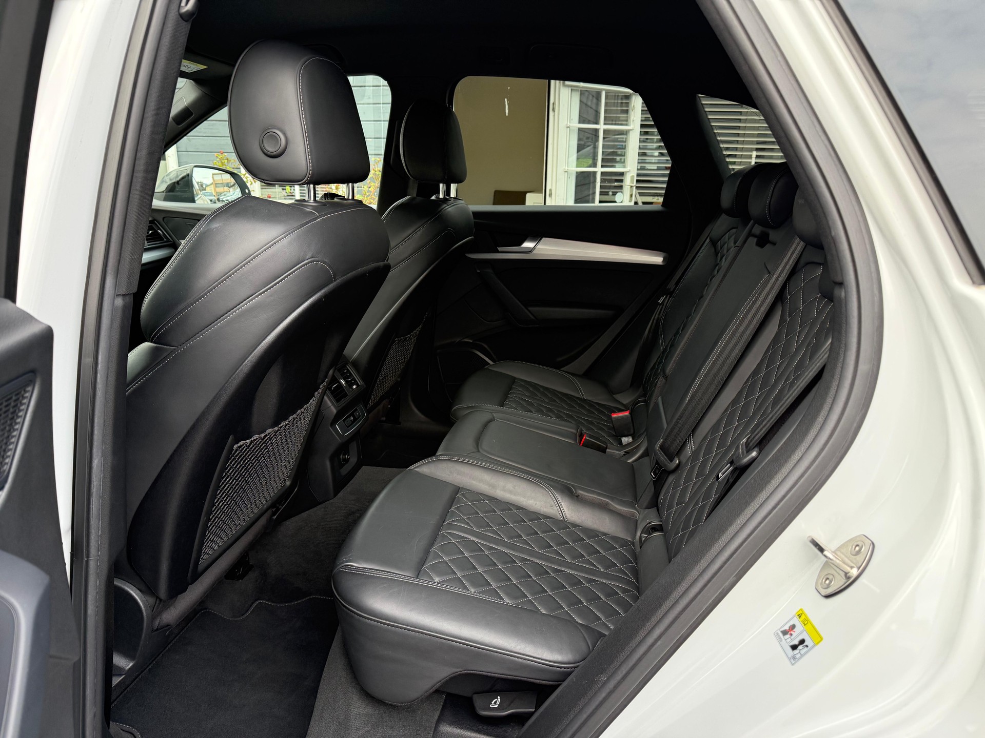 AUDI Q5 2.0 40 TDI S Line quattro S-Tronic *LEDER FEINNAPPA*-image-11